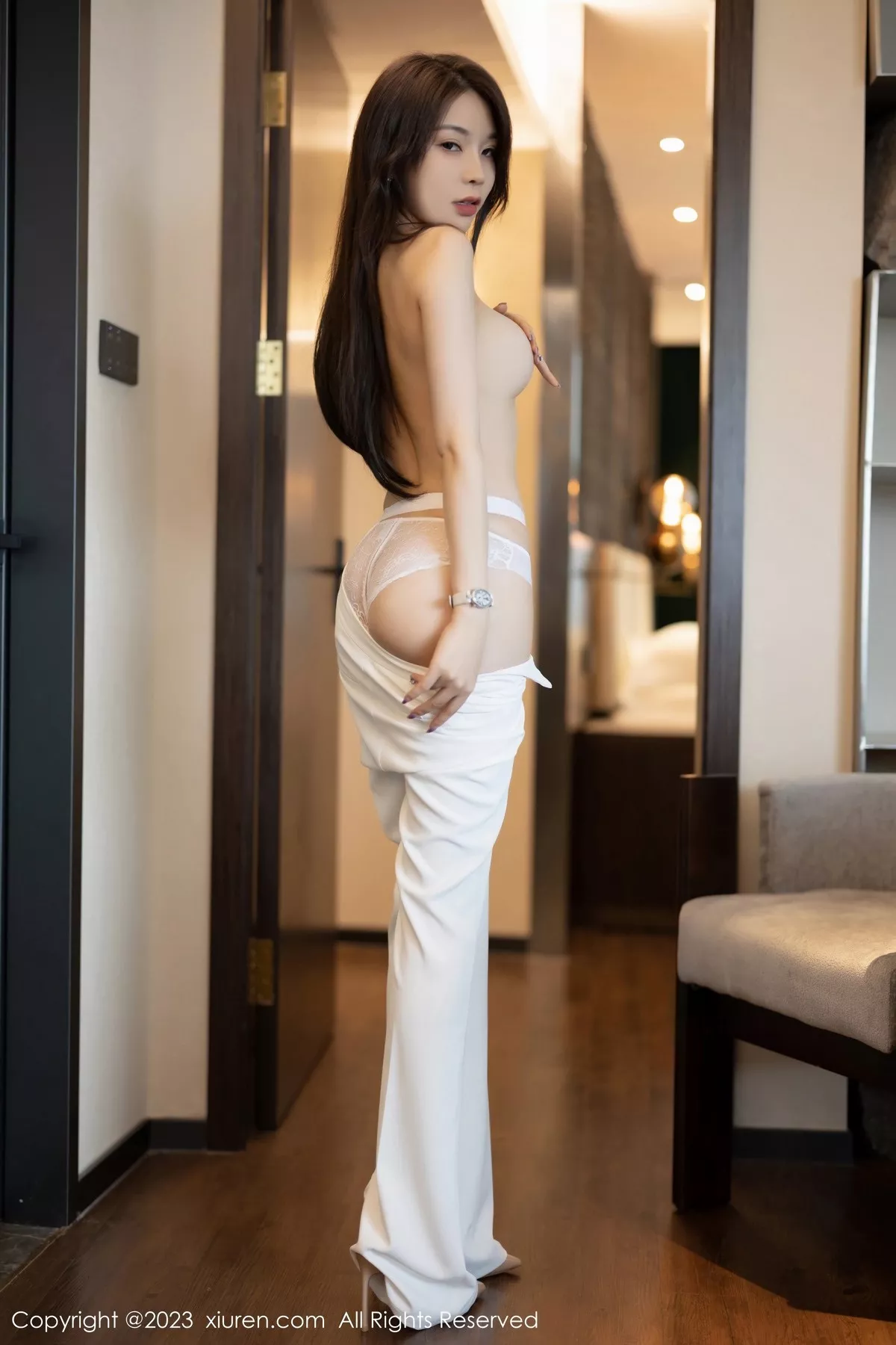 秀人集.com_[XiuRen秀人网]No.6628_女神徐莉芝Booty脱白色套装露白丝吊袜秀曼妙身姿撩人诱惑写真82P