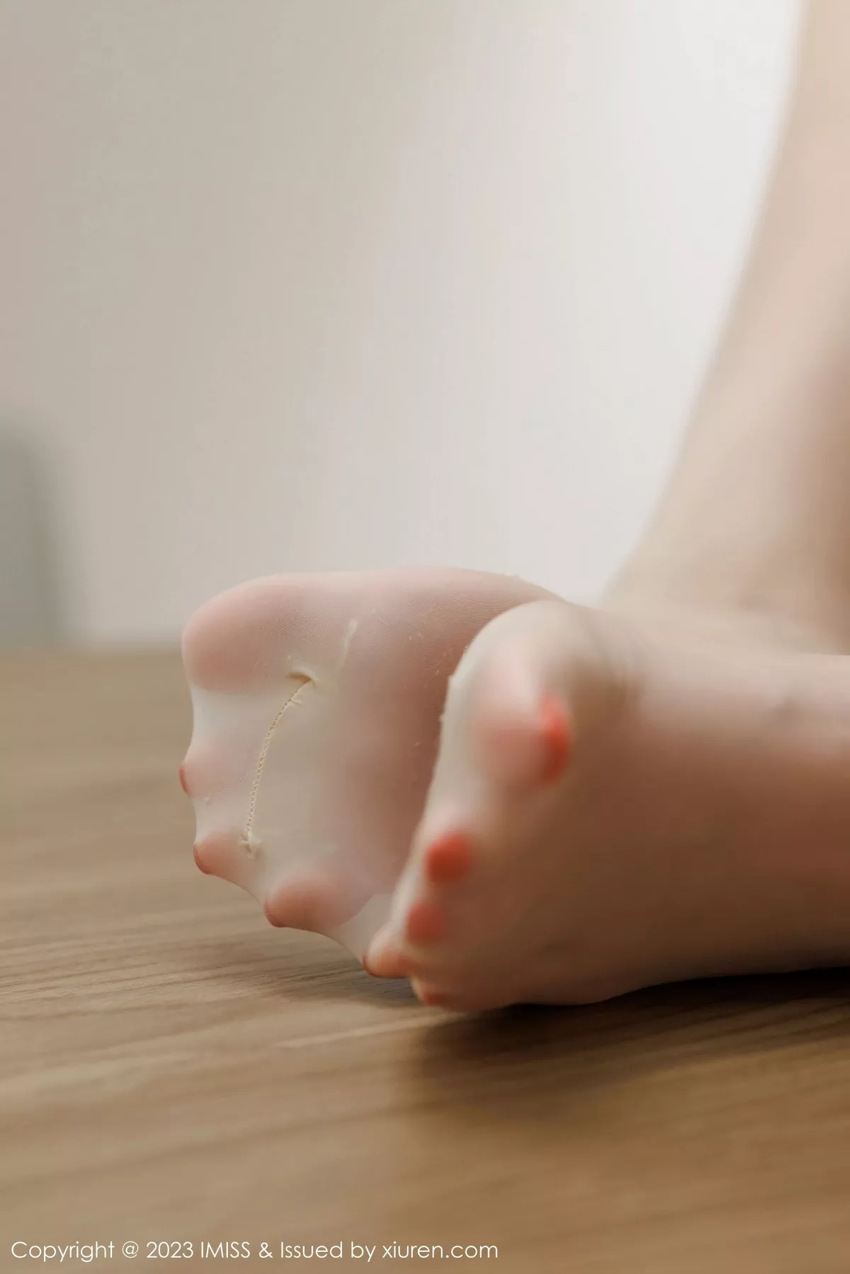 秀人集.com_[IMISS爱蜜社]Vol.732_气质女神Lavinia肉性感OL装扮淡灰蕾丝内衣秀完美身材诱惑写真45P