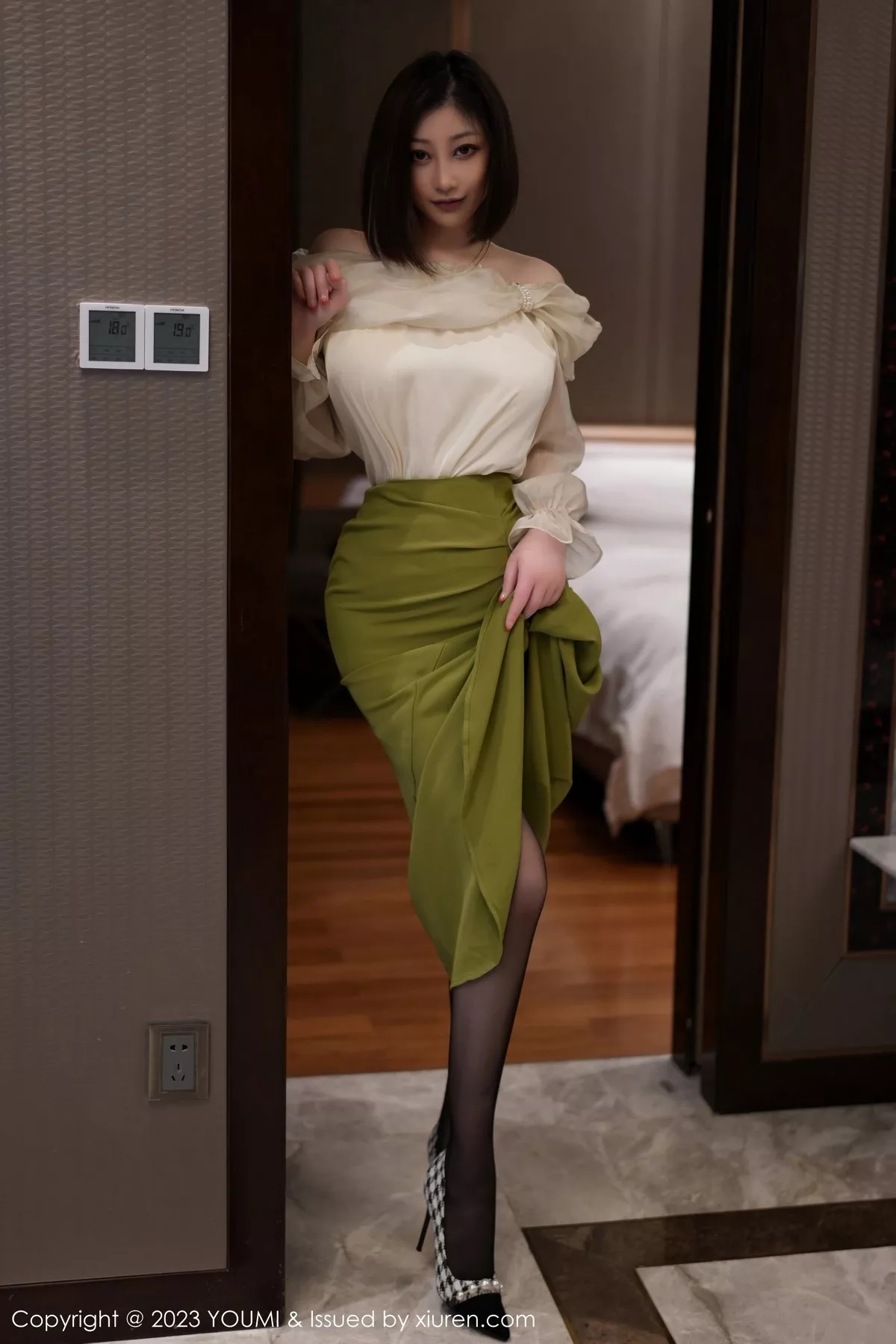 秀人集.com_[YouMi尤蜜荟]Vol.940_女神妲己_Toxic性感白色蕾丝内衣配超薄黑丝秀美胸肥臀诱惑写真89P