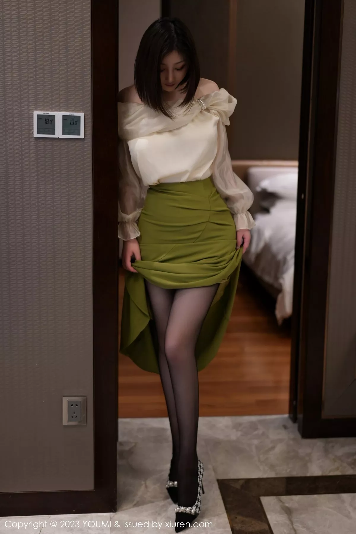 秀人集.com_[YouMi尤蜜荟]Vol.940_女神妲己_Toxic性感白色蕾丝内衣配超薄黑丝秀美胸肥臀诱惑写真89P