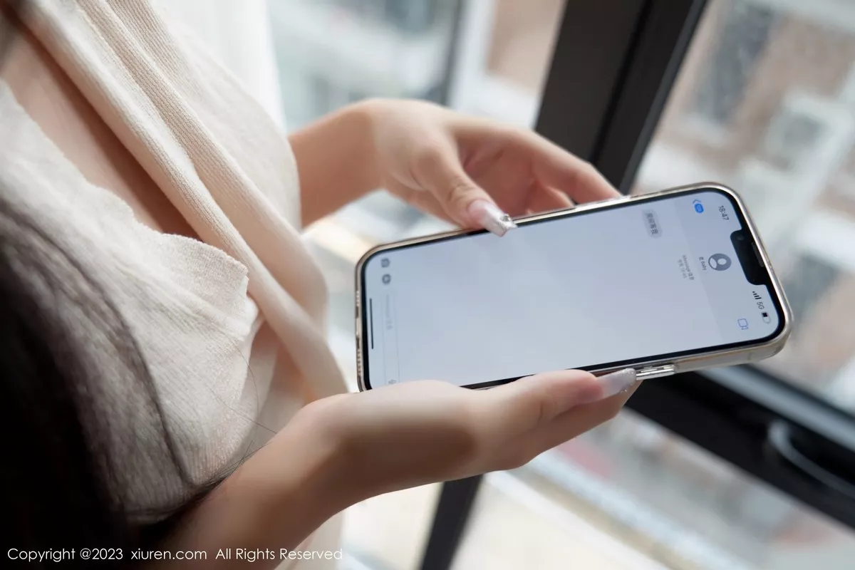 秀人集.com_[XiuRen秀人网]No.6833_模特浅浅Danny性感白色厨娘服饰真空秀丰腴身姿惹火诱惑写真100P