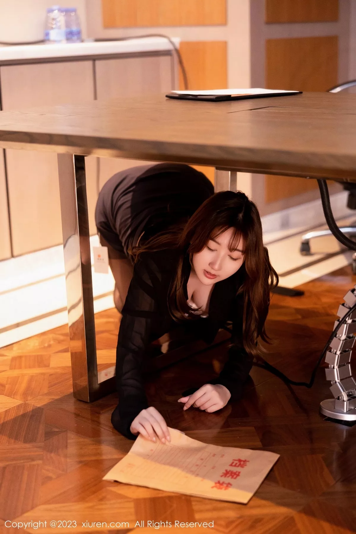 秀人集.com_[XiuRen秀人网]No.6848_模特江真真性感Ol制服露灰色内衣配超薄黑丝秀丰腴身材诱惑写真78P