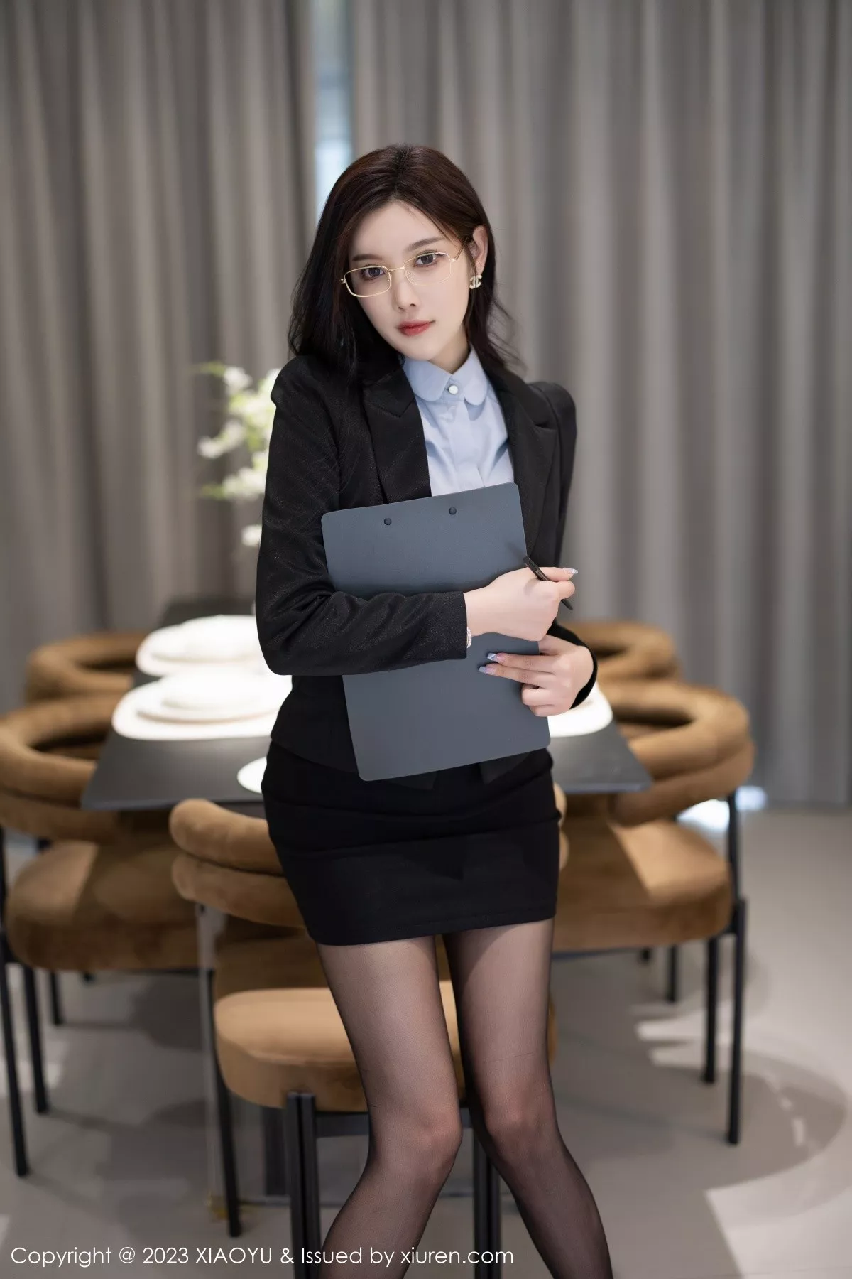 秀人集.com_[XiaoYu画语界]Vol.1041_女神杨晨晨Yome职业装露黑色薄纱连体衣秀丰腴身材诱惑写真100P