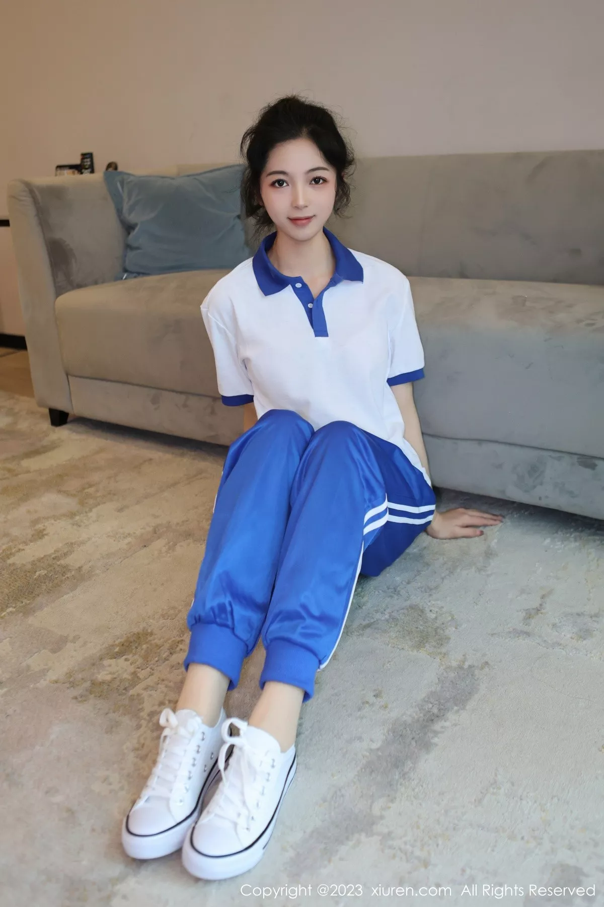 秀人集.com_[XiuRen秀人网]No.6855_模特茜茜Kimi脱性感学妹装露浅色蕾丝内衣秀完美身材诱惑写真85P