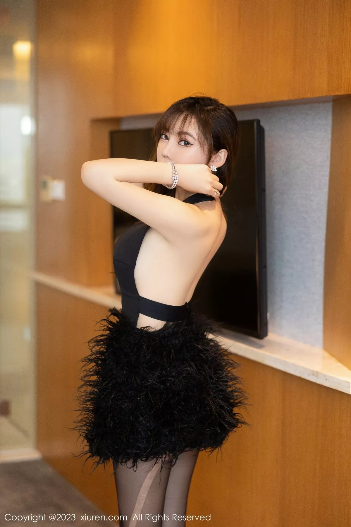 秀人集.com_[XiuRen秀人网]No.6864_模特萌汉药baby性感黑色礼裙配超薄无内黑丝秀惹火身材诱惑写真74P