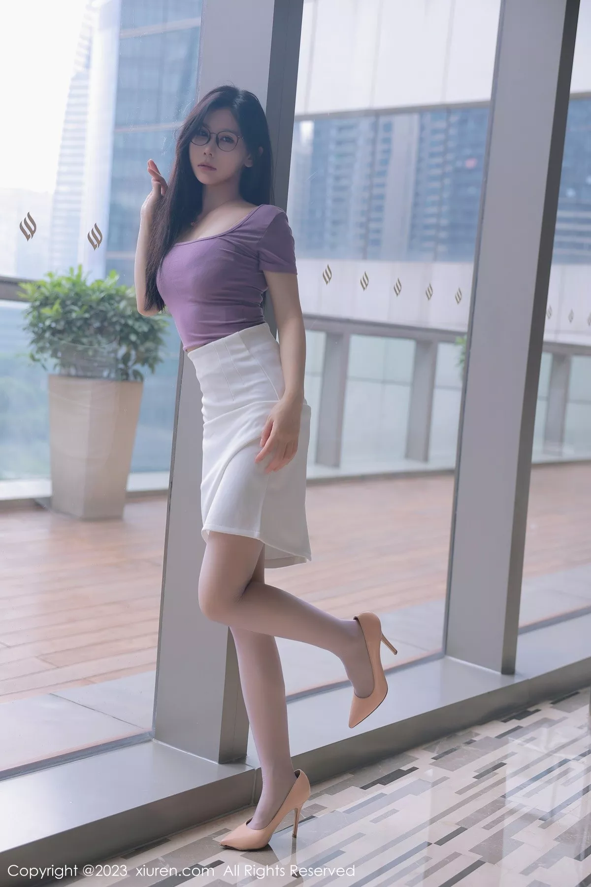 秀人集.com_[XiuRen秀人网]No.6865_模特尹甜甜泰国旅拍性感淡红蕾丝内衣配紫色丝袜迷人诱惑写真85P