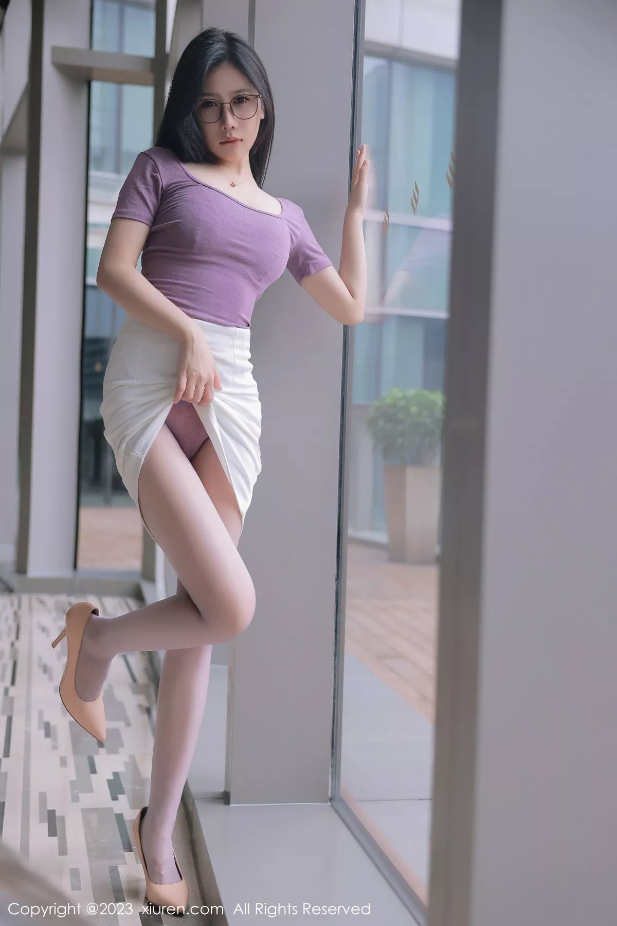 秀人集.com_[XiuRen秀人网]No.6865_模特尹甜甜泰国旅拍性感淡红蕾丝内衣配紫色丝袜迷人诱惑写真85P