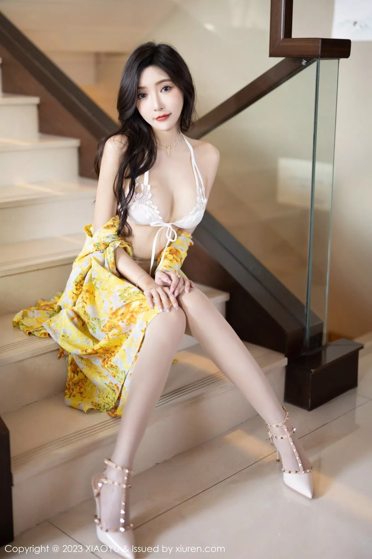 秀人集.com_[XiaoYu画语界]Vol.1043_女神王馨瑶yanni脱连衣长裙露白色蕾丝内衣秀曼妙身姿诱惑写真90P