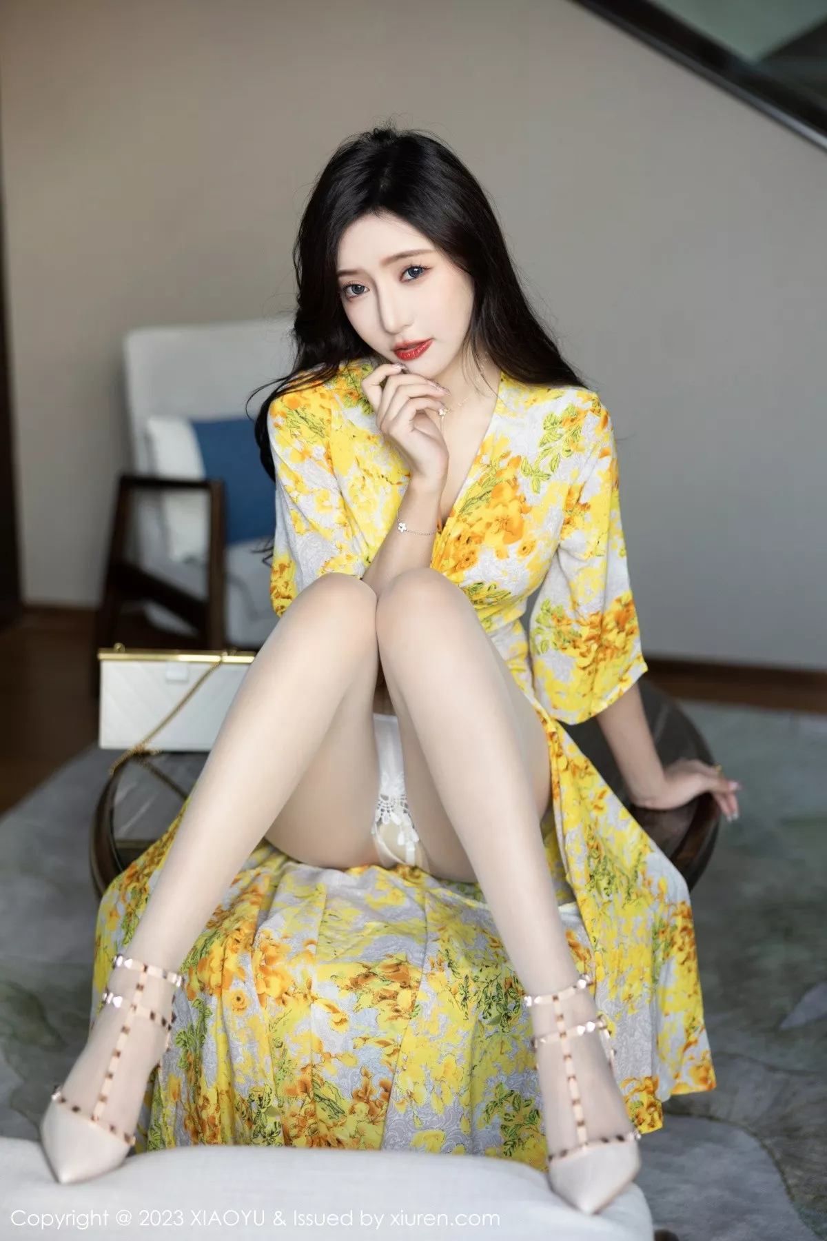 秀人集.com_[XiaoYu画语界]Vol.1043_女神王馨瑶yanni脱连衣长裙露白色蕾丝内衣秀曼妙身姿诱惑写真90P
