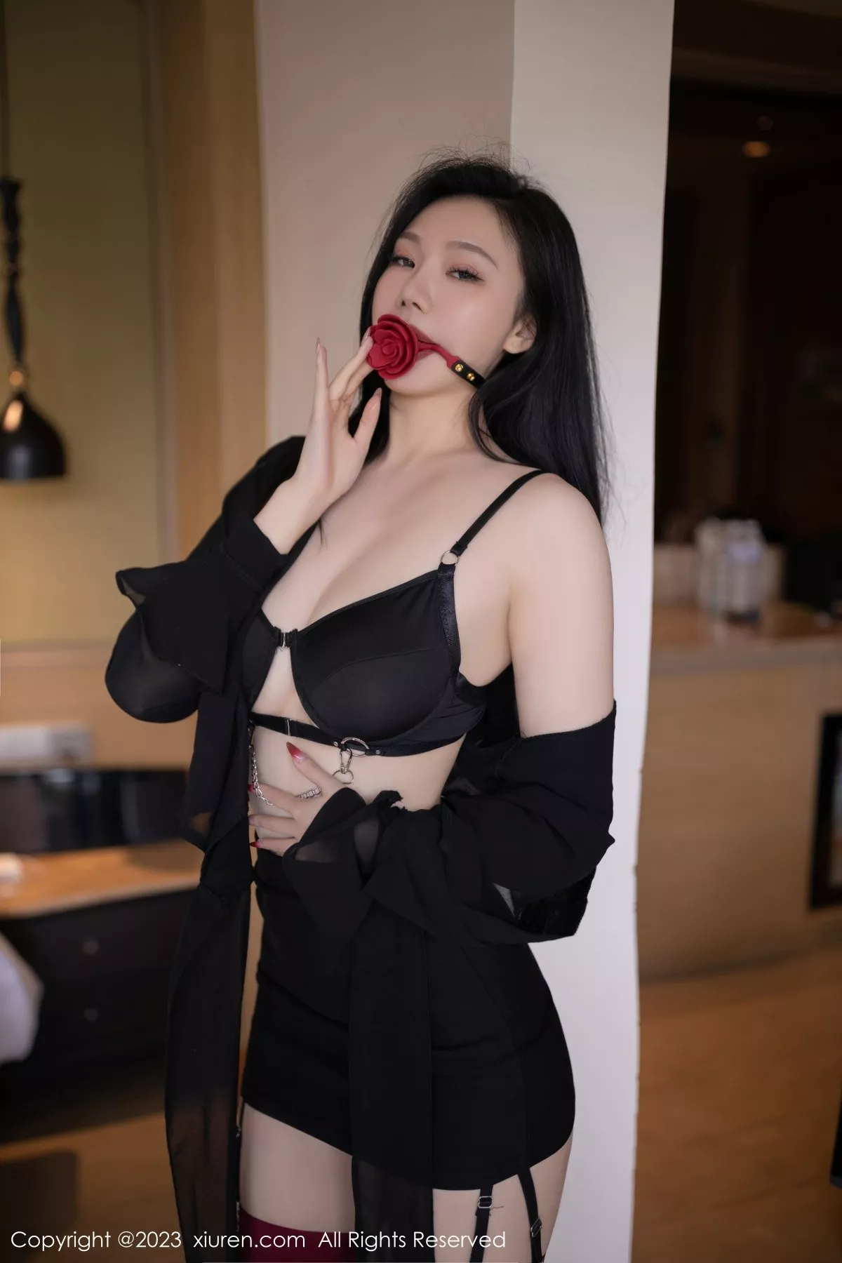 秀人集.com_[XiuRen秀人网]No.6867_模特安然anran私房性感黑色内衣配黑丝吊袜秀曼妙身姿诱惑写真80P