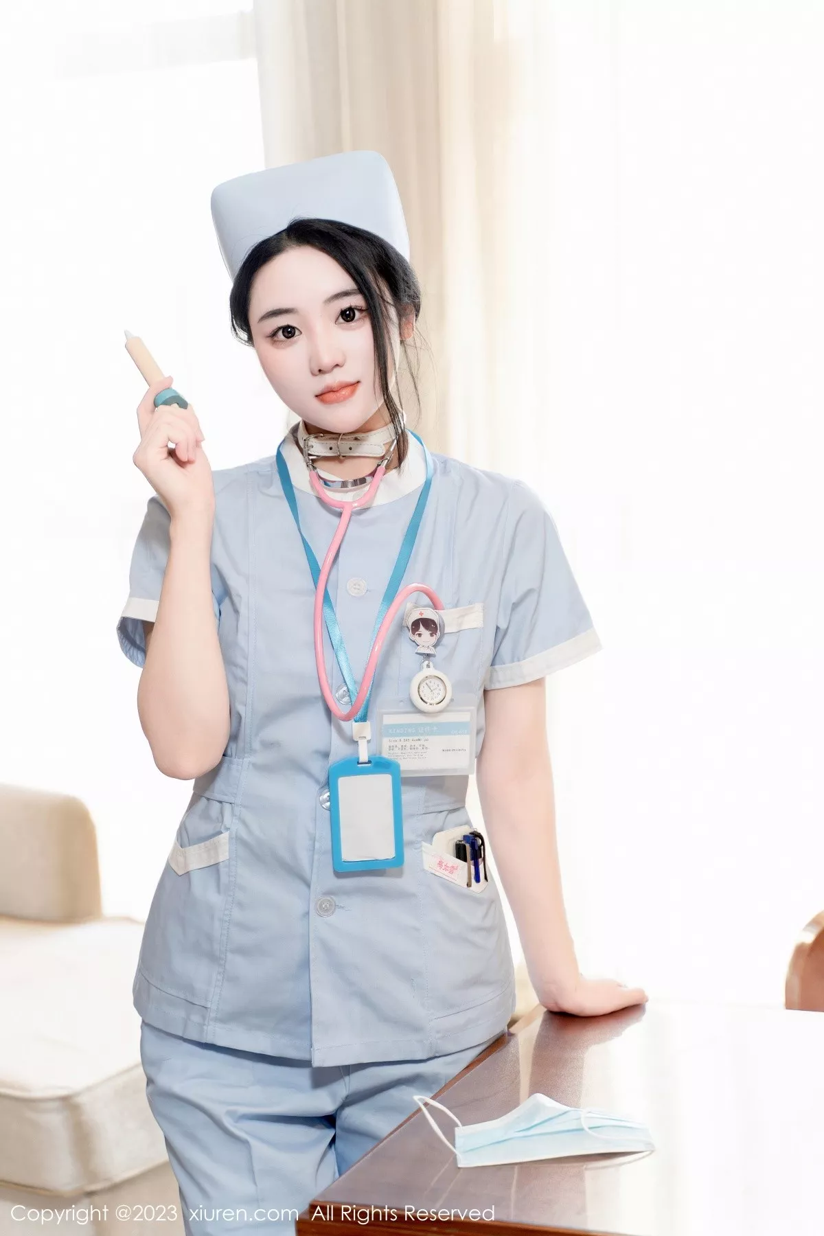 秀人集.com_[XiuRen秀人网]No.6868_模特汐汐爱吃草莓私房脱护士装露性感白色三点式内衣诱惑写真62P