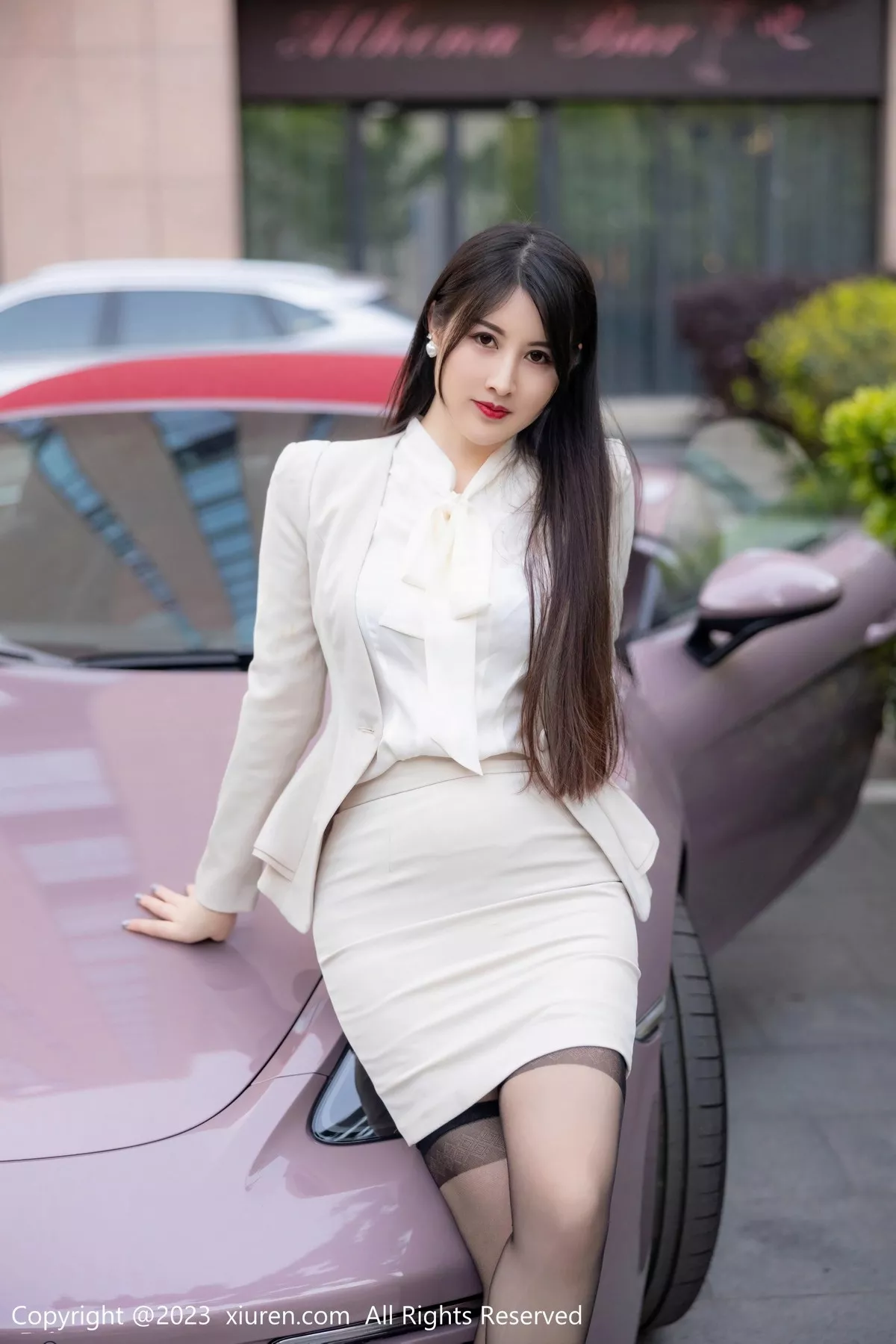 秀人集.com_[XiuRen秀人网]No.6879_模特诗诗kiki半脱浅色OL服饰露性感浅灰内衣秀惹火身材诱惑写真79P