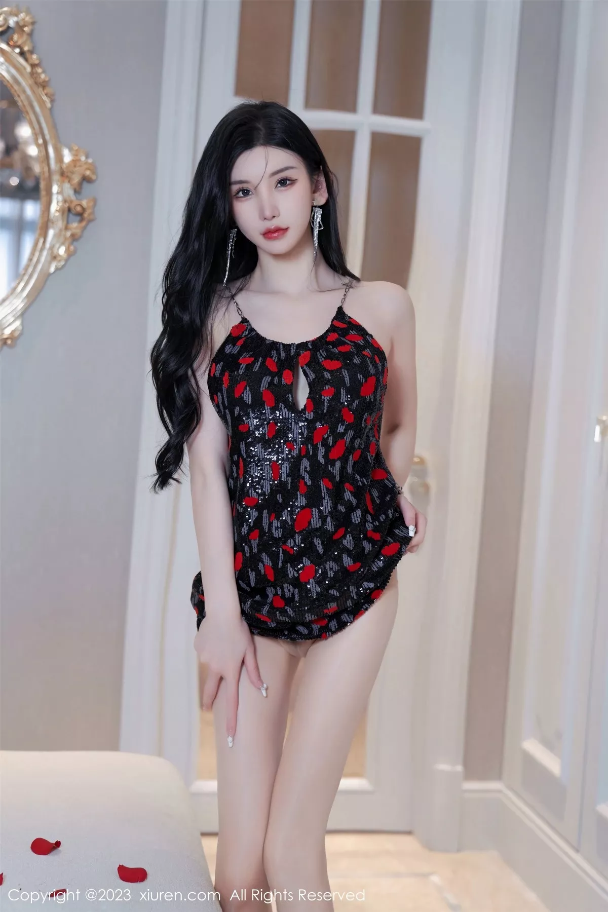 秀人集.com_[XiuRen秀人网]No.6894_女神周于希Sally梦中情人主题浴缸里花瓣浴秀惹火身材诱惑写真82P