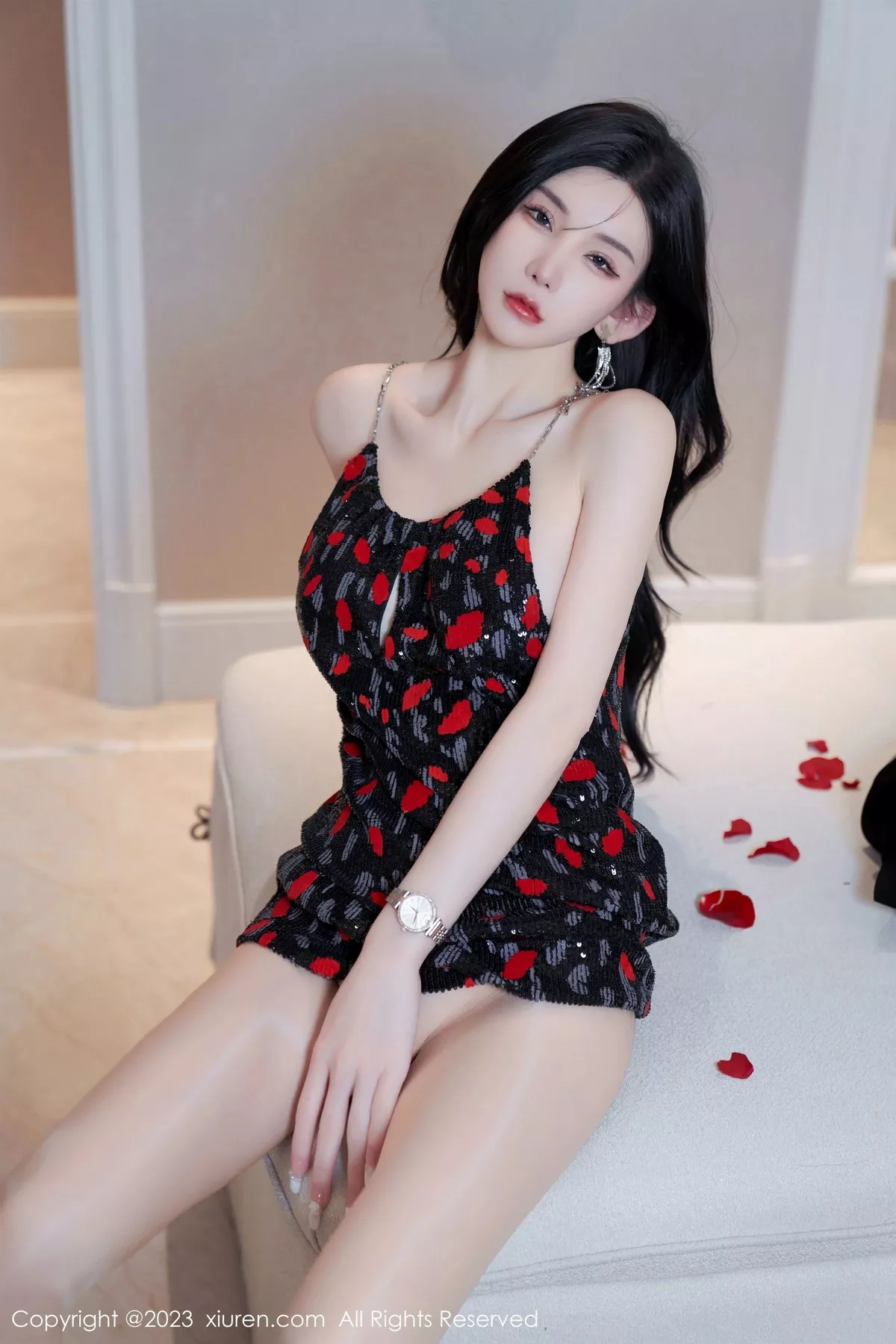 秀人集.com_[XiuRen秀人网]No.6894_女神周于希Sally梦中情人主题浴缸里花瓣浴秀惹火身材诱惑写真82P