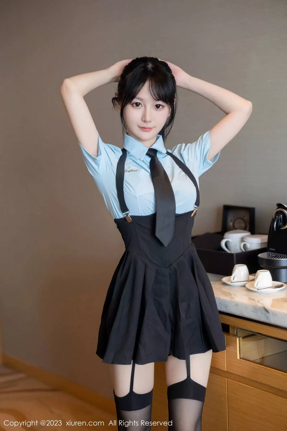 秀人集.com_[XiuRen秀人网]No.6892_模特幼幼脱淡蓝色上衣露黑色蕾丝内衣配黑丝吊袜完美诱惑写真82P