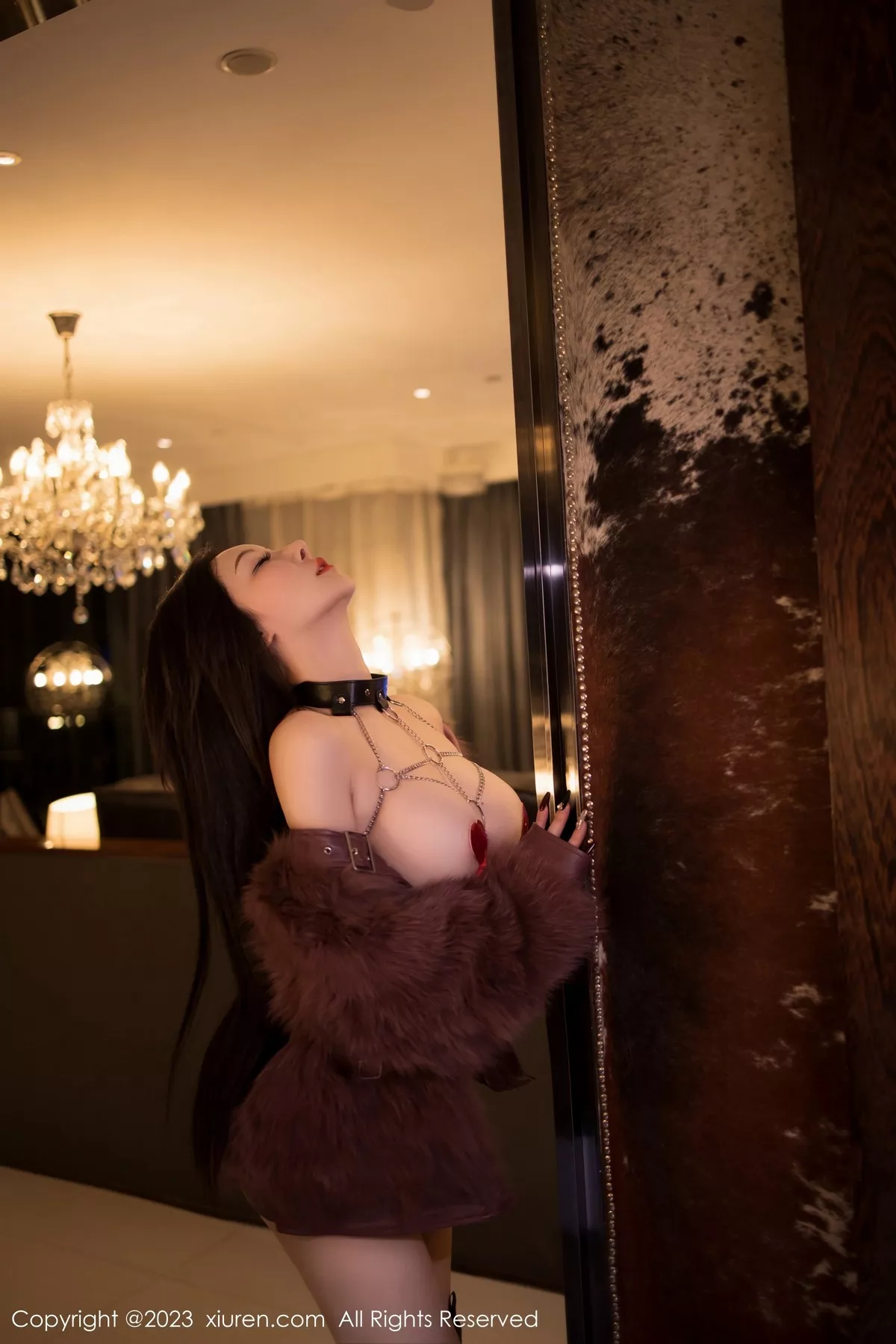 秀人集.com_[XiuRen秀人网]No.6908_模特大琪琪Emily脱红灰毛衣露黑色情趣内衣秀玲珑身段诱惑写真82P