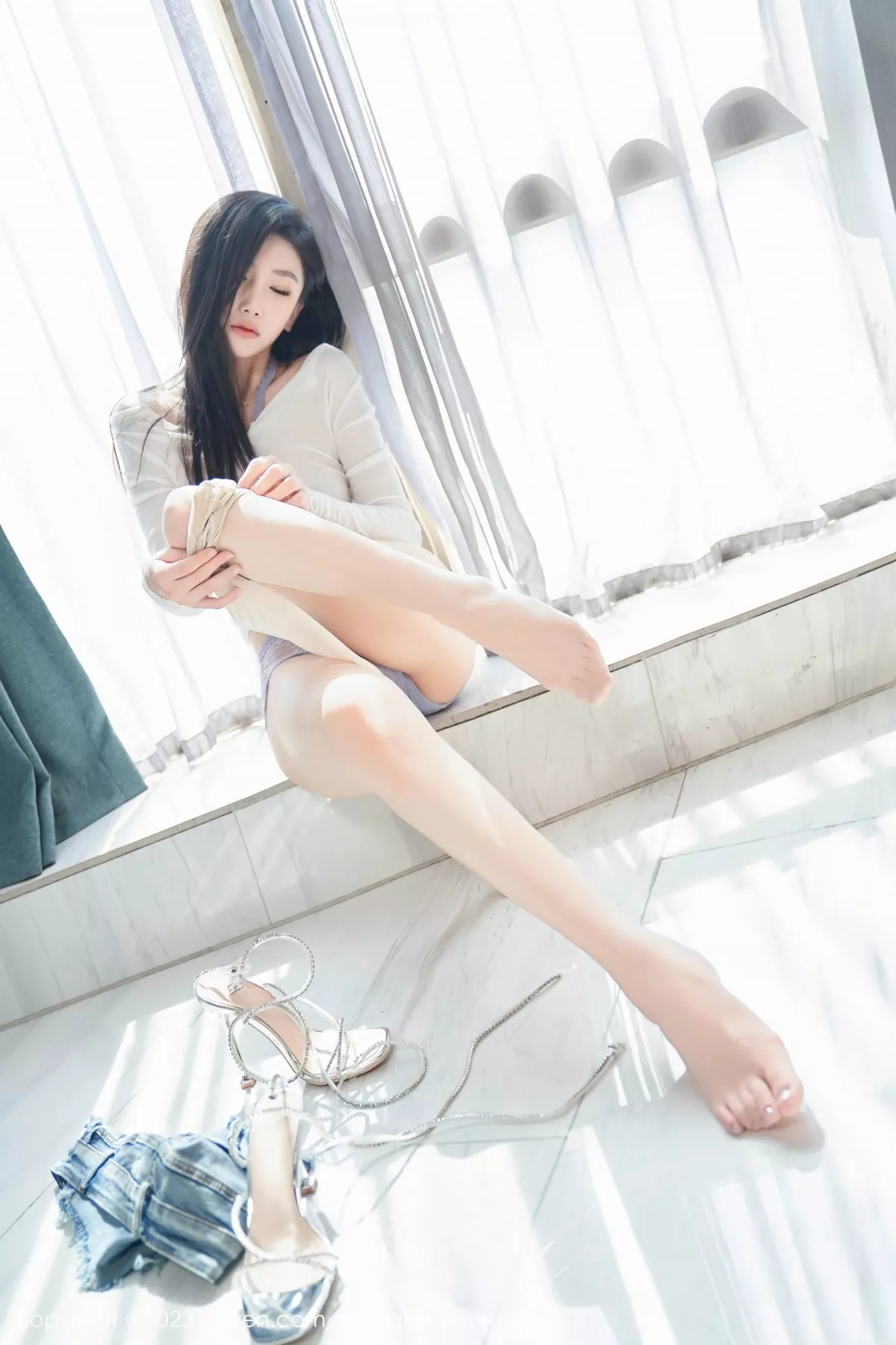 秀人集.com_[XiuRen秀人网]No.6911_模特沈青黛轻透上衣配牛仔短裤露超薄肉丝秀曼妙身姿诱惑写真91P