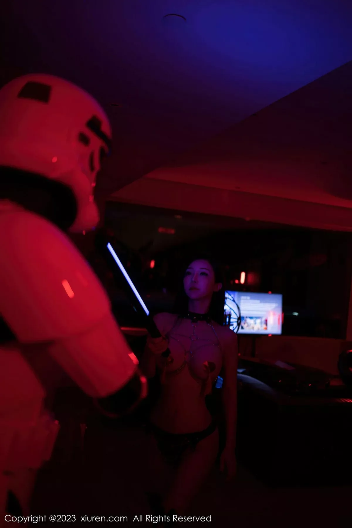 秀人集.com_[XiuRen秀人网]No.6908_模特大琪琪Emily脱红灰毛衣露黑色情趣内衣秀玲珑身段诱惑写真82P