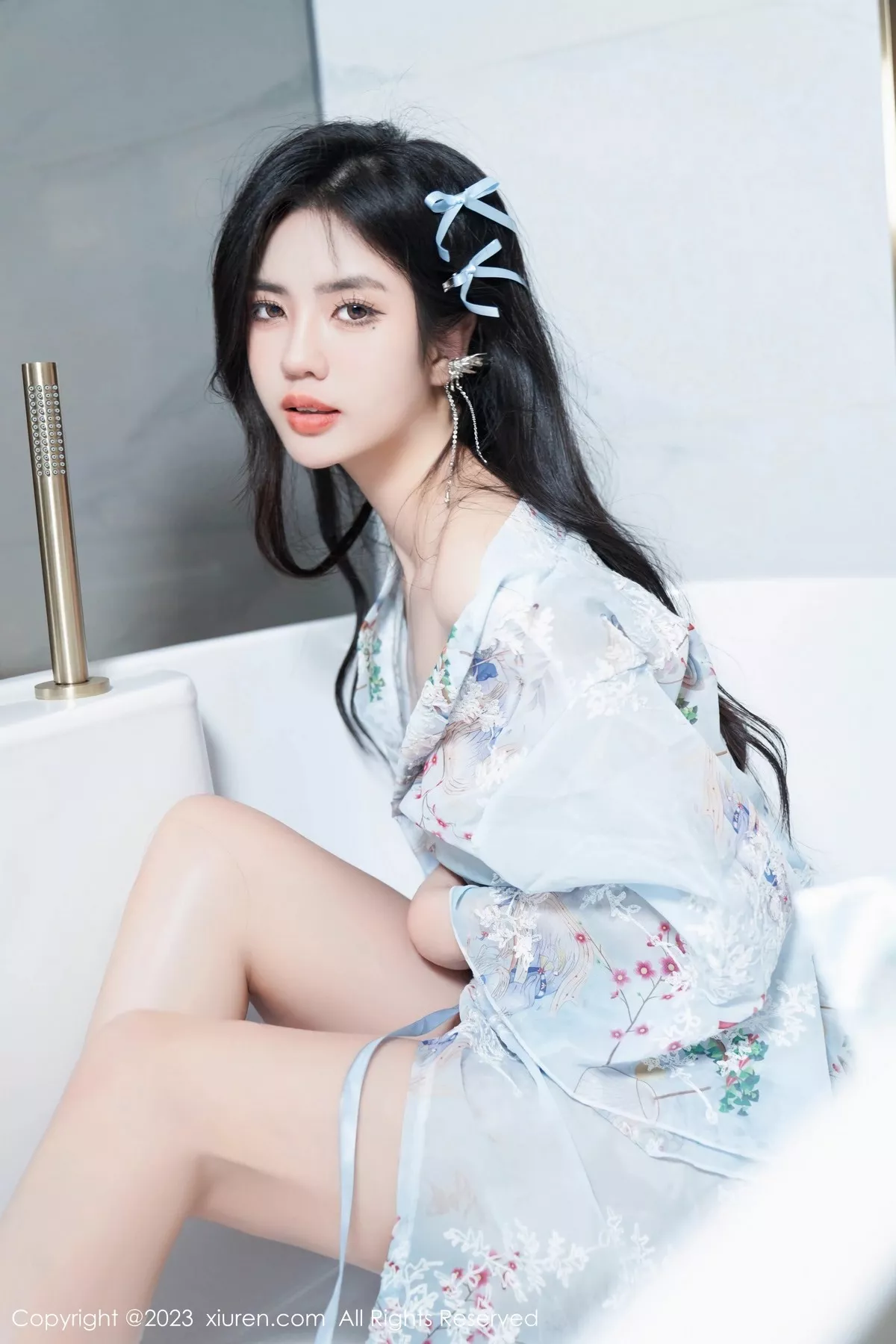 秀人集.com_[XiuRen秀人网]No.6924_模特浅浅Danny淡蓝色花纹睡裙配原色丝袜秀曼妙身姿诱惑写真79P