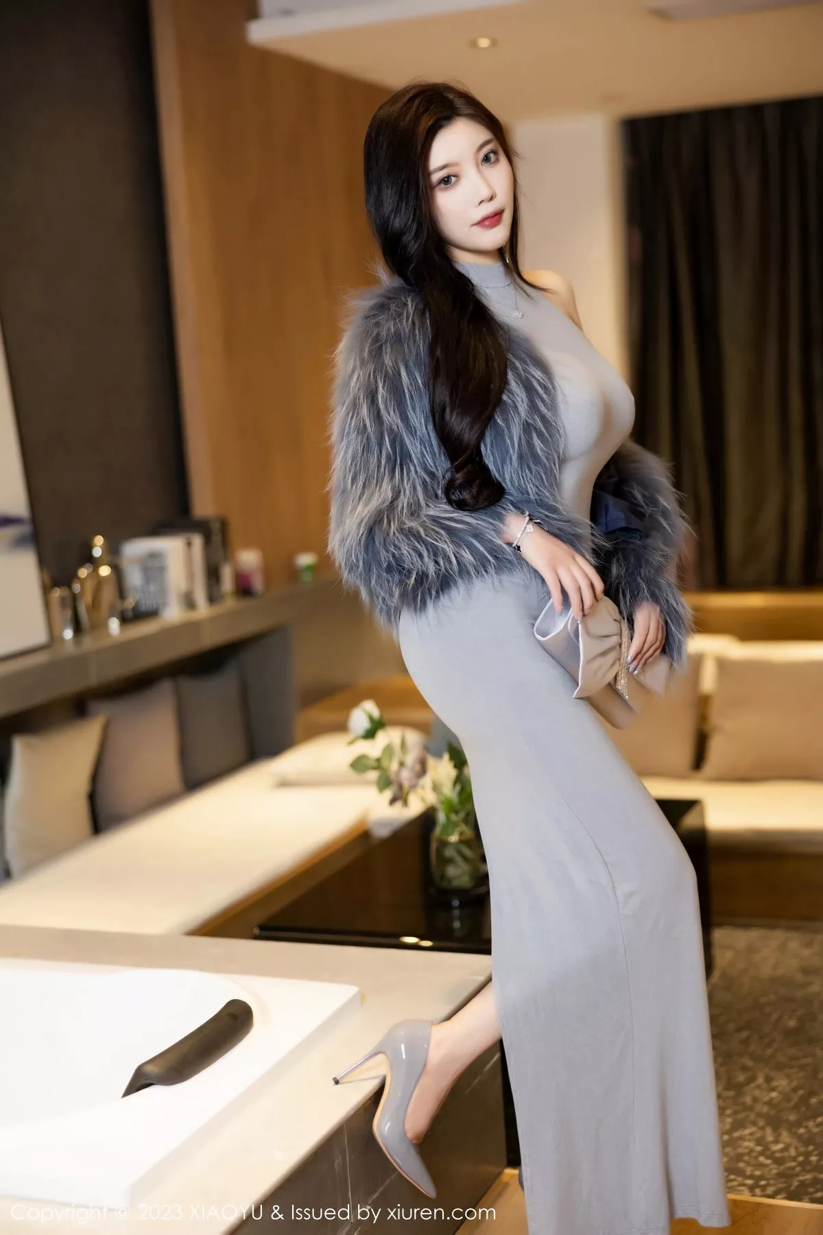 秀人集.com_[XiaoYu画语界]Vol.1051_女神杨晨晨Yome性感灰色真空连衣长裙秀完美丰腴身材诱惑写真87P