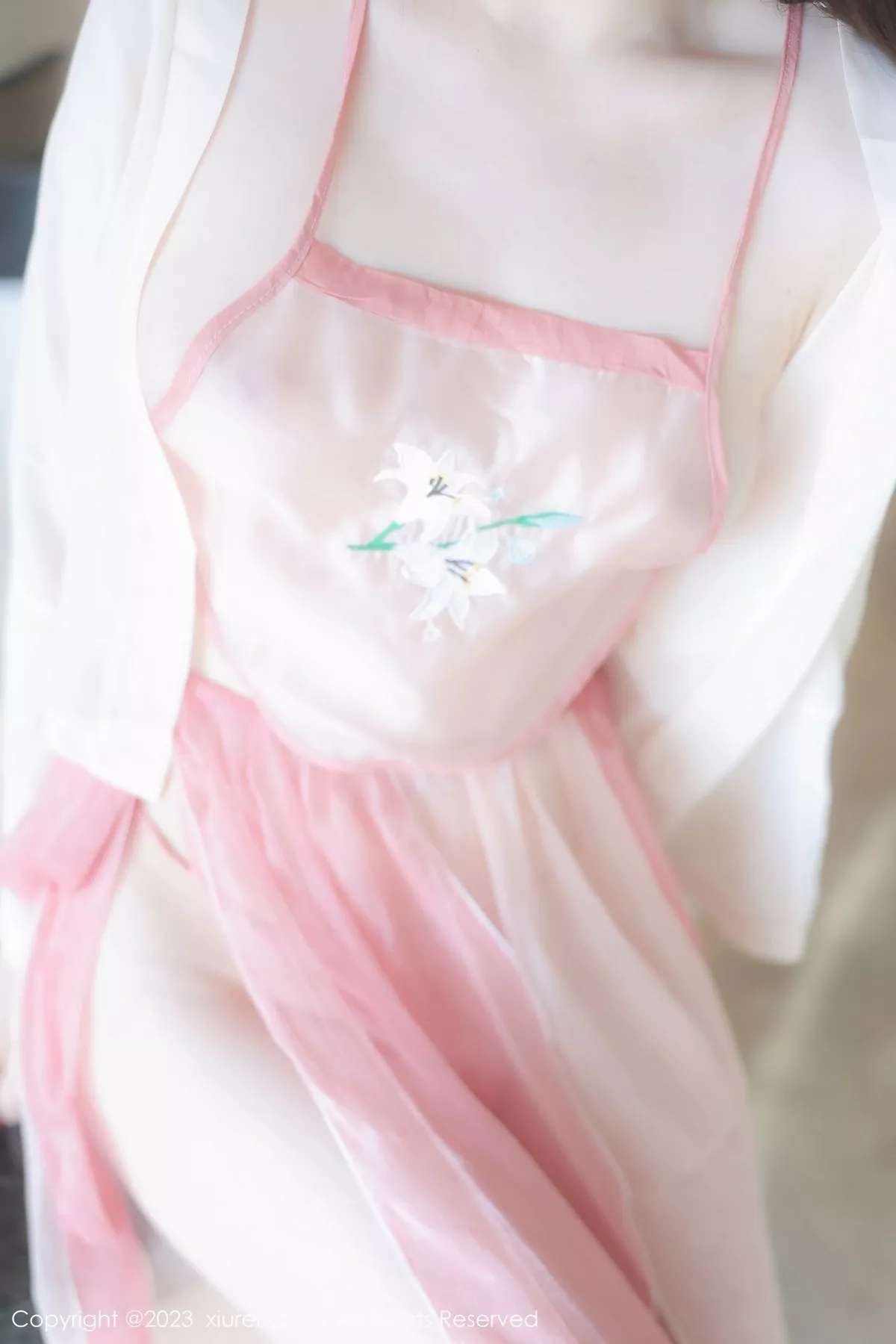 秀人集.com_[XiuRen秀人网]No.6926_新人模特林悠悠私房性感粉色古装服饰秀曼妙身姿迷人诱惑写真77P