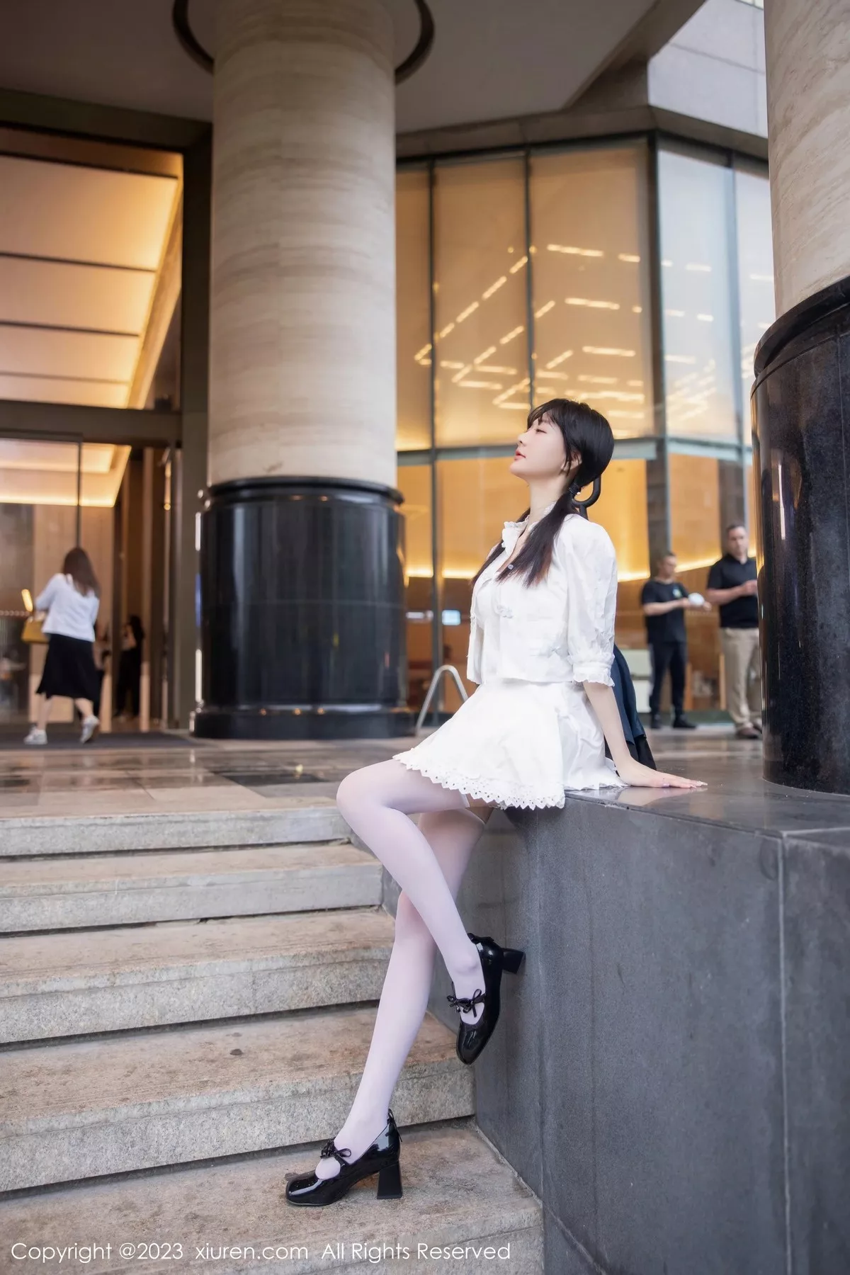 秀人集.com_[XiuRen秀人网]No.6933_模特幼幼白色连衣短裙露性感粉色情趣内衣秀完美身材诱惑写真83P