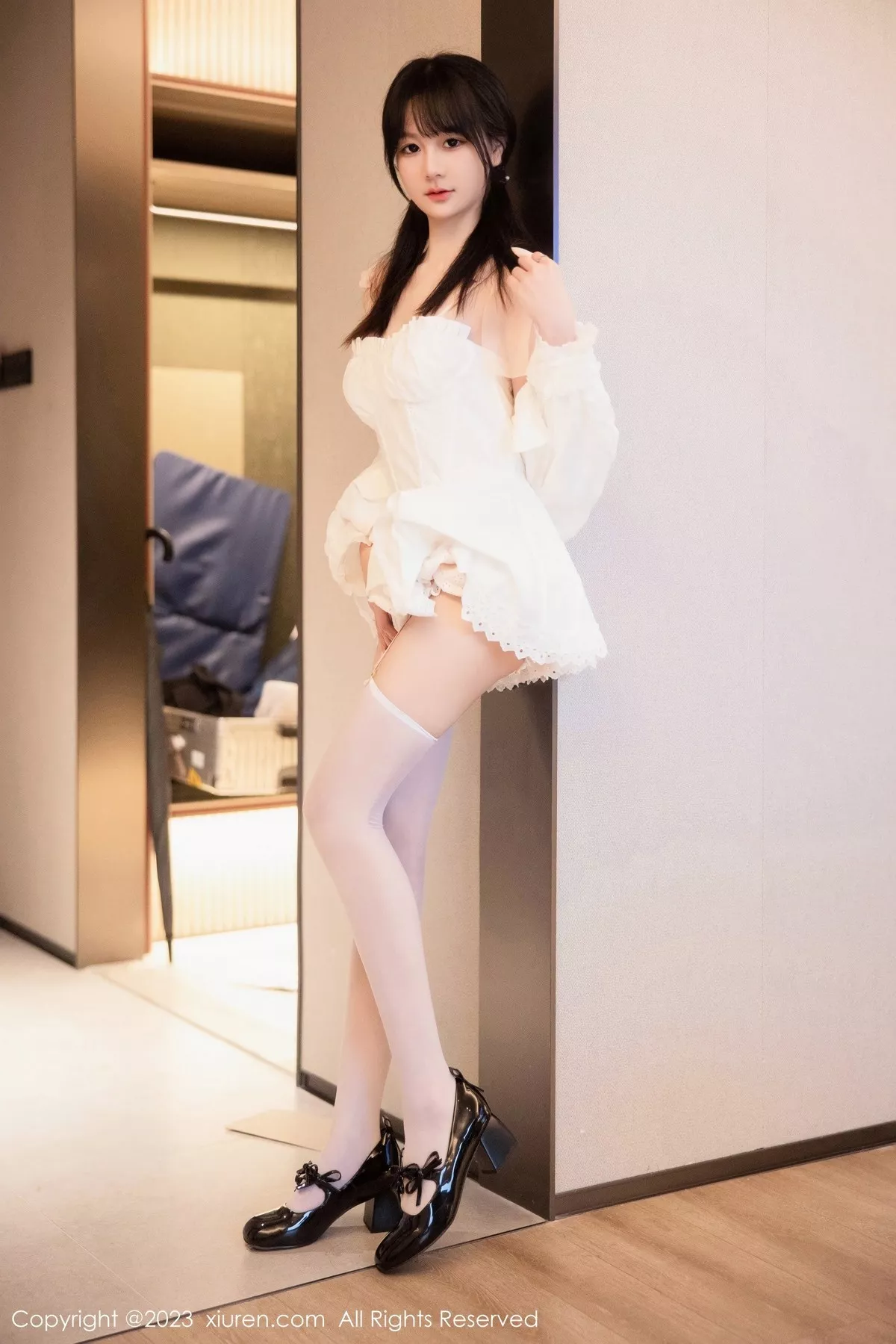 秀人集.com_[XiuRen秀人网]No.6933_模特幼幼白色连衣短裙露性感粉色情趣内衣秀完美身材诱惑写真83P