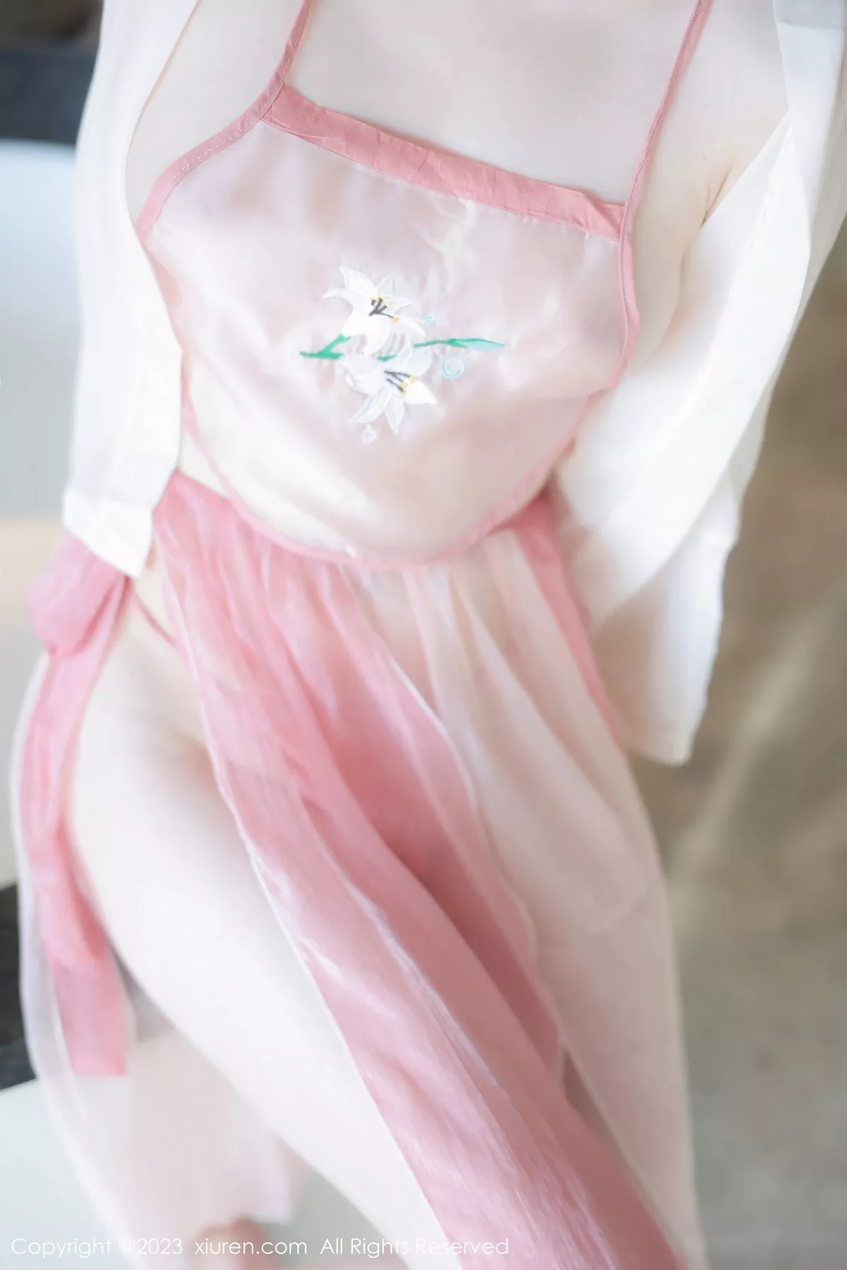 秀人集.com_[XiuRen秀人网]No.6926_新人模特林悠悠私房性感粉色古装服饰秀曼妙身姿迷人诱惑写真77P