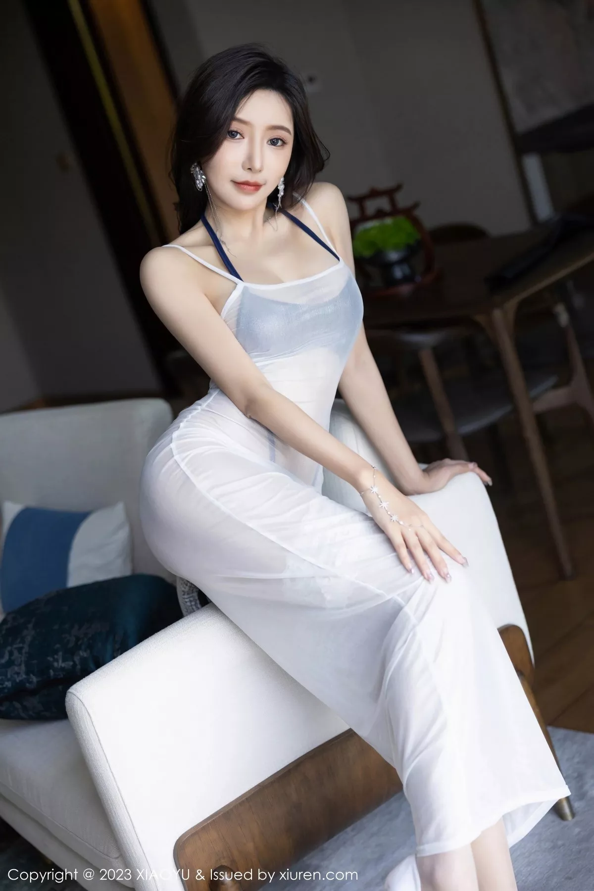 秀人集.com_[XiaoYu画语界]Vol.1052_女神王馨瑶yanni白色轻透连衣裙露情趣内衣秀惹火身材诱惑写真97P