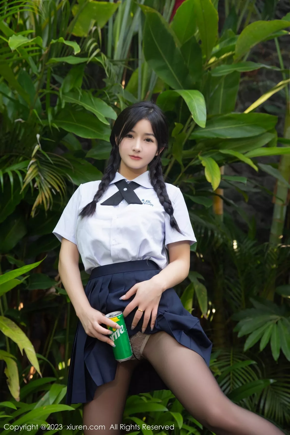 秀人集.com_[XiuRen秀人网]No.6940_模特谭小灵性感白T配蓝短裙露浅色蕾丝内衣秀惹火身材诱惑写真76P