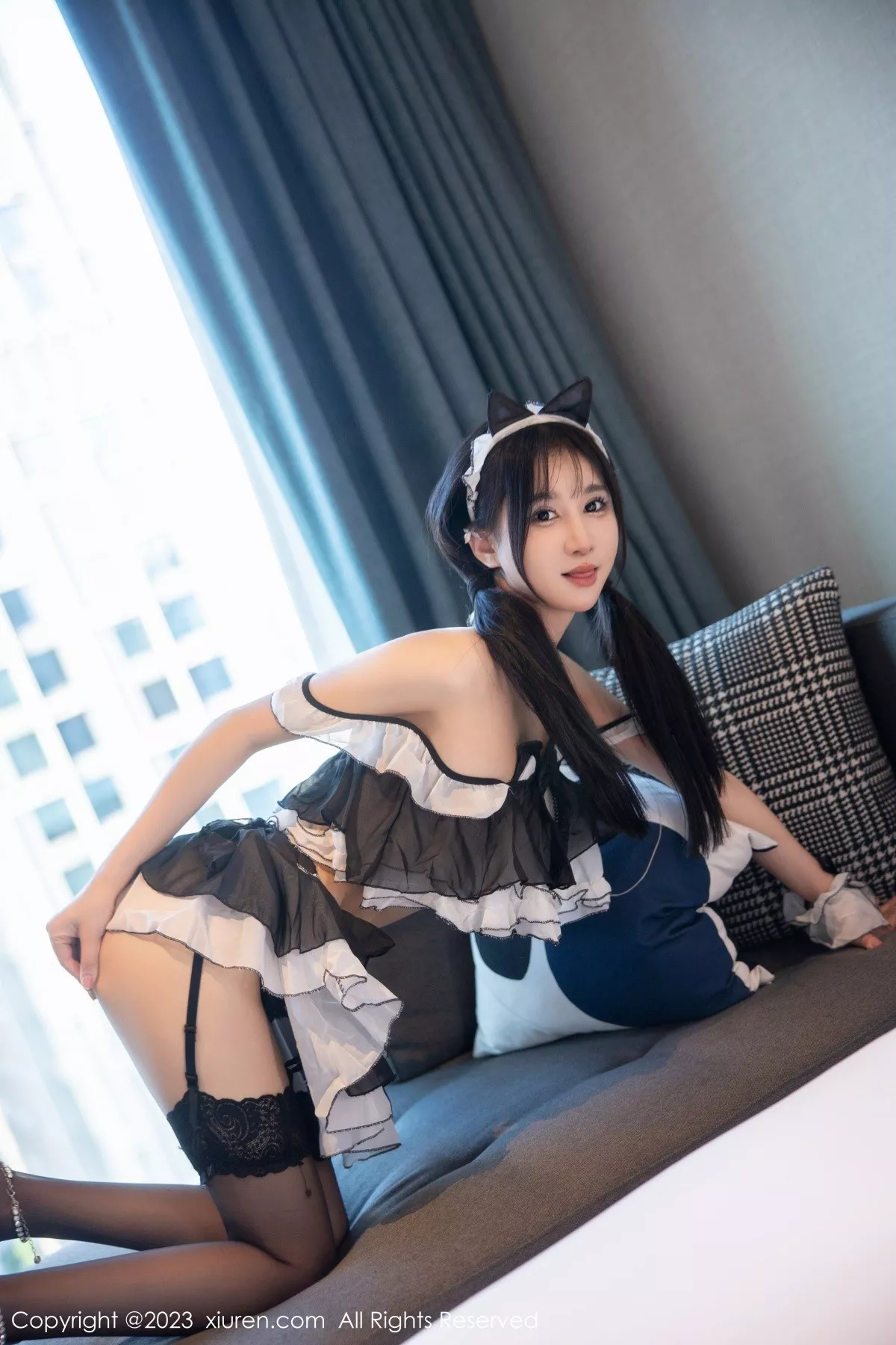 秀人集.com_[XiuRen秀人网]No.6795_女神小果冻儿性感黑色女仆服饰配蕾丝吊袜秀完美身材诱惑写真86P