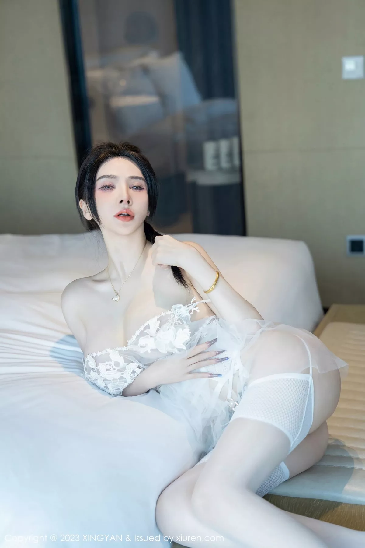 秀人集.com_[XINGYAN星颜社]VOL.196_模特潘娇娇性感白色蕾丝轻透情趣服饰秀巨乳肥臀极致诱惑写真80P