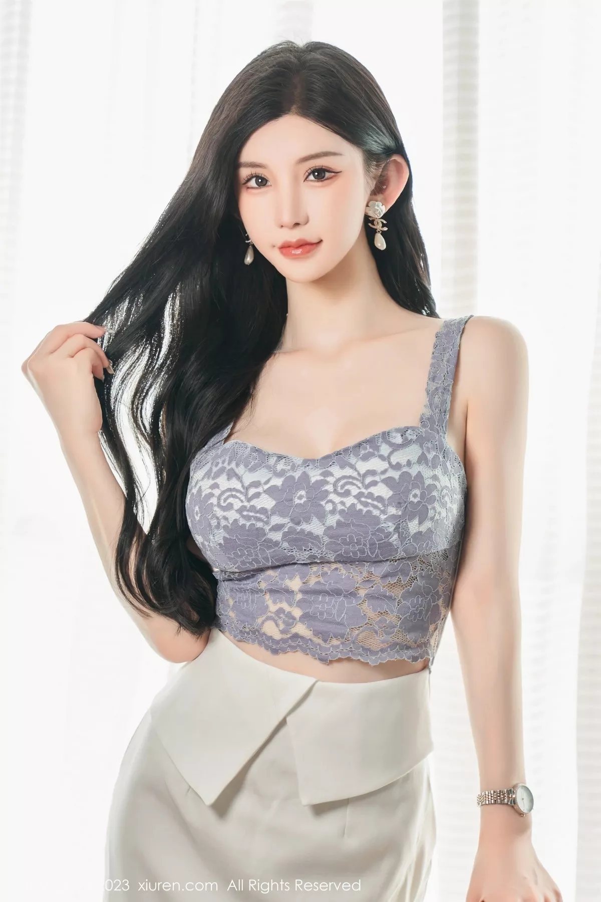 秀人集.com_[XiuRen秀人网]No.6811_女神周于希Sally性感吊带短裙配超薄肉丝秀曼妙身姿诱惑写真100P