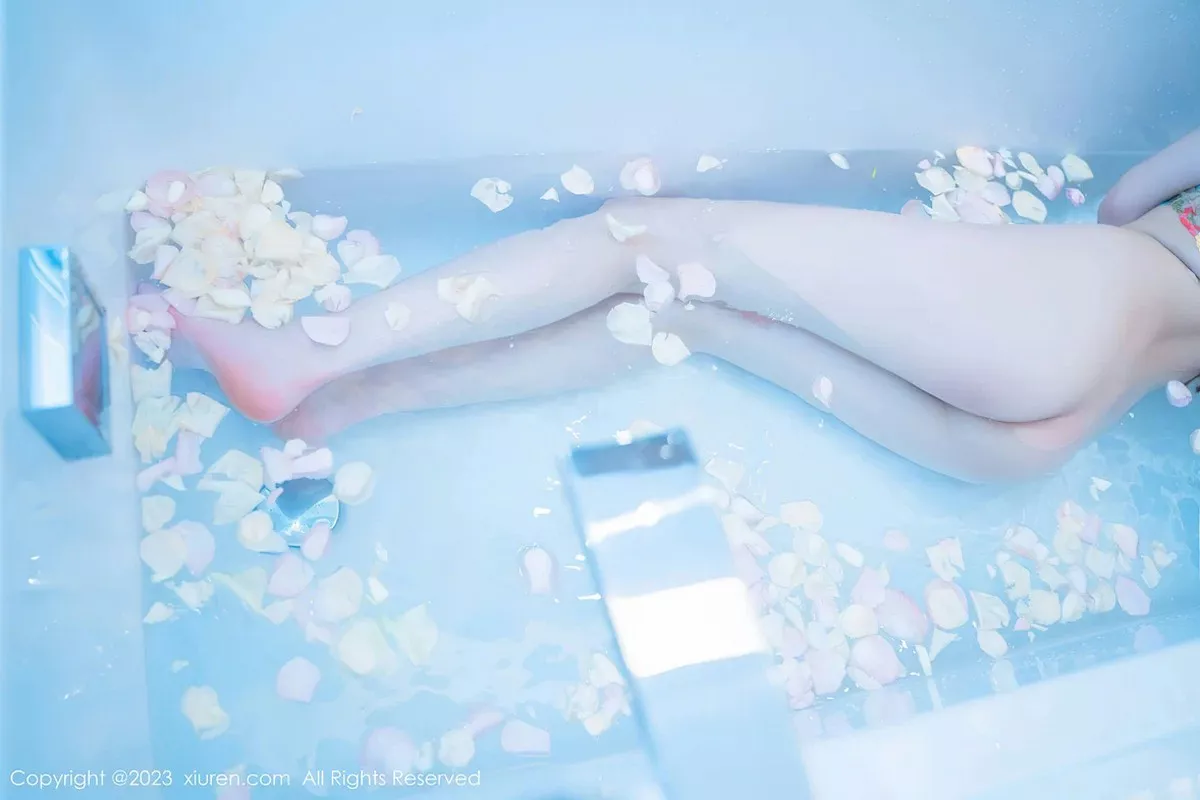 秀人集.com_[XiuRen秀人网]No.6986_模特加朵babe浴室场景性感轻透花色内衣秀凹凸魔鬼身材诱惑写真82P