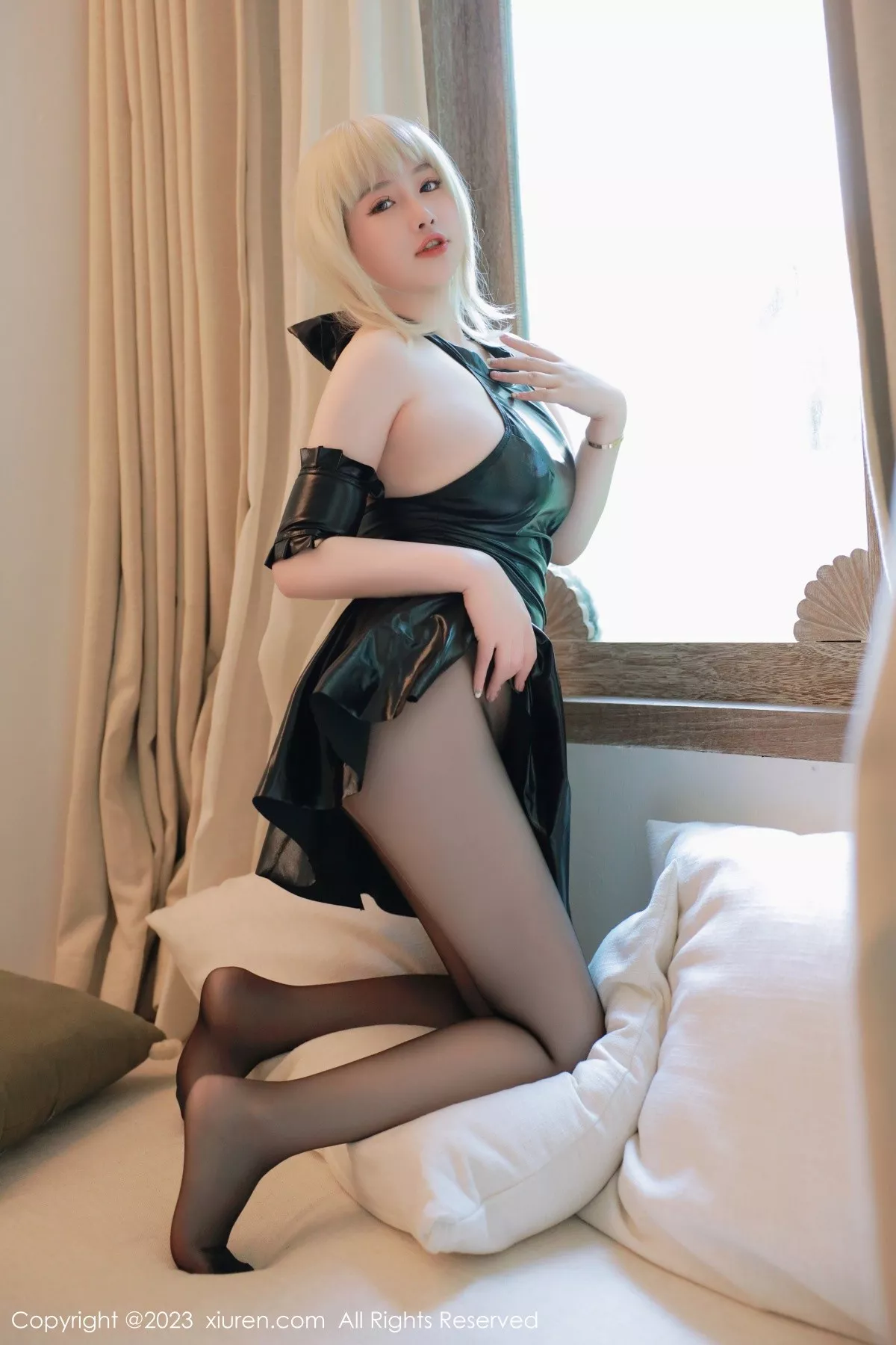 秀人集.com_[XiuRen秀人网]No.6984_模特养乐多DoDo性感黑色Cosplay装扮秀丰满身材惹火诱惑写真75P