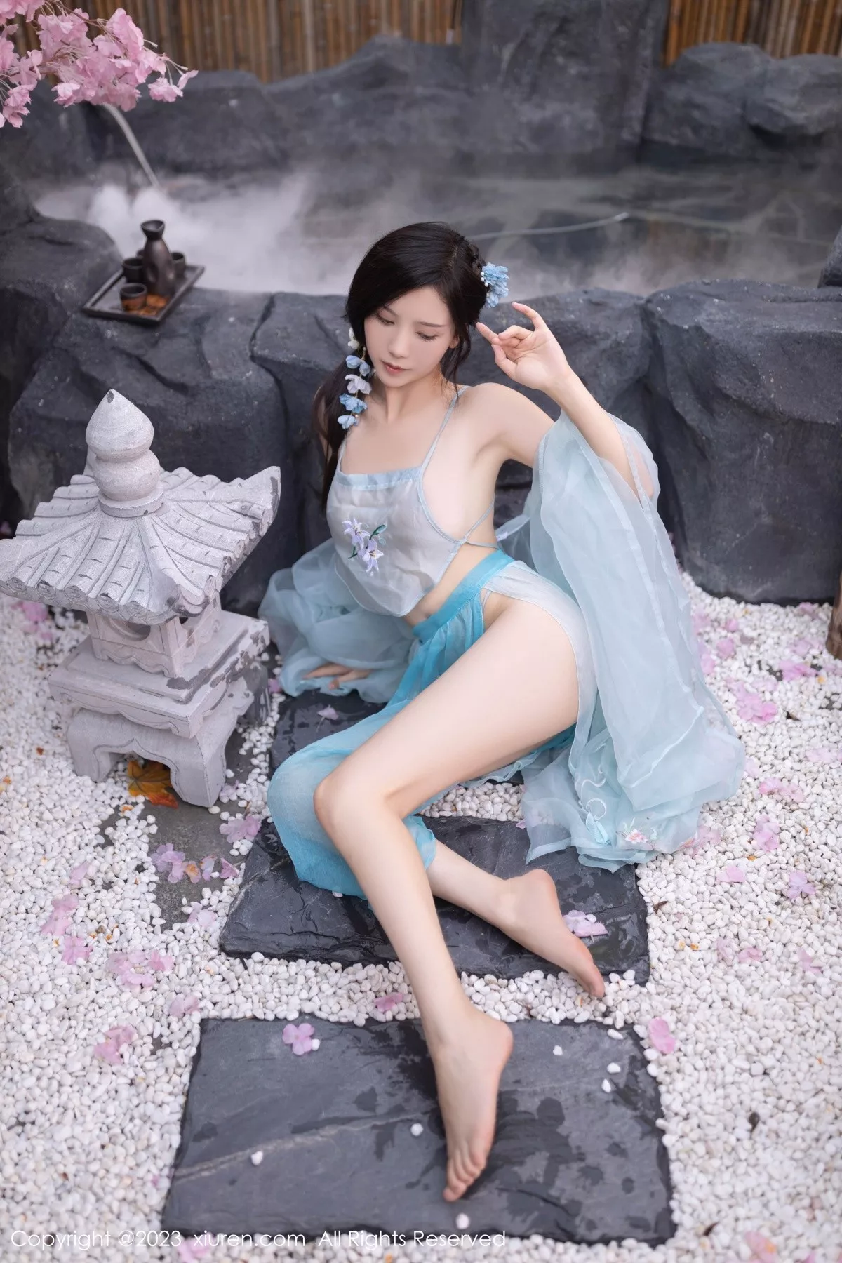 秀人集.com_[XiuRen秀人网]No.6991_模特利世户外温泉性感浅蓝色古装服饰秀曼妙身姿惹火诱惑写真74P