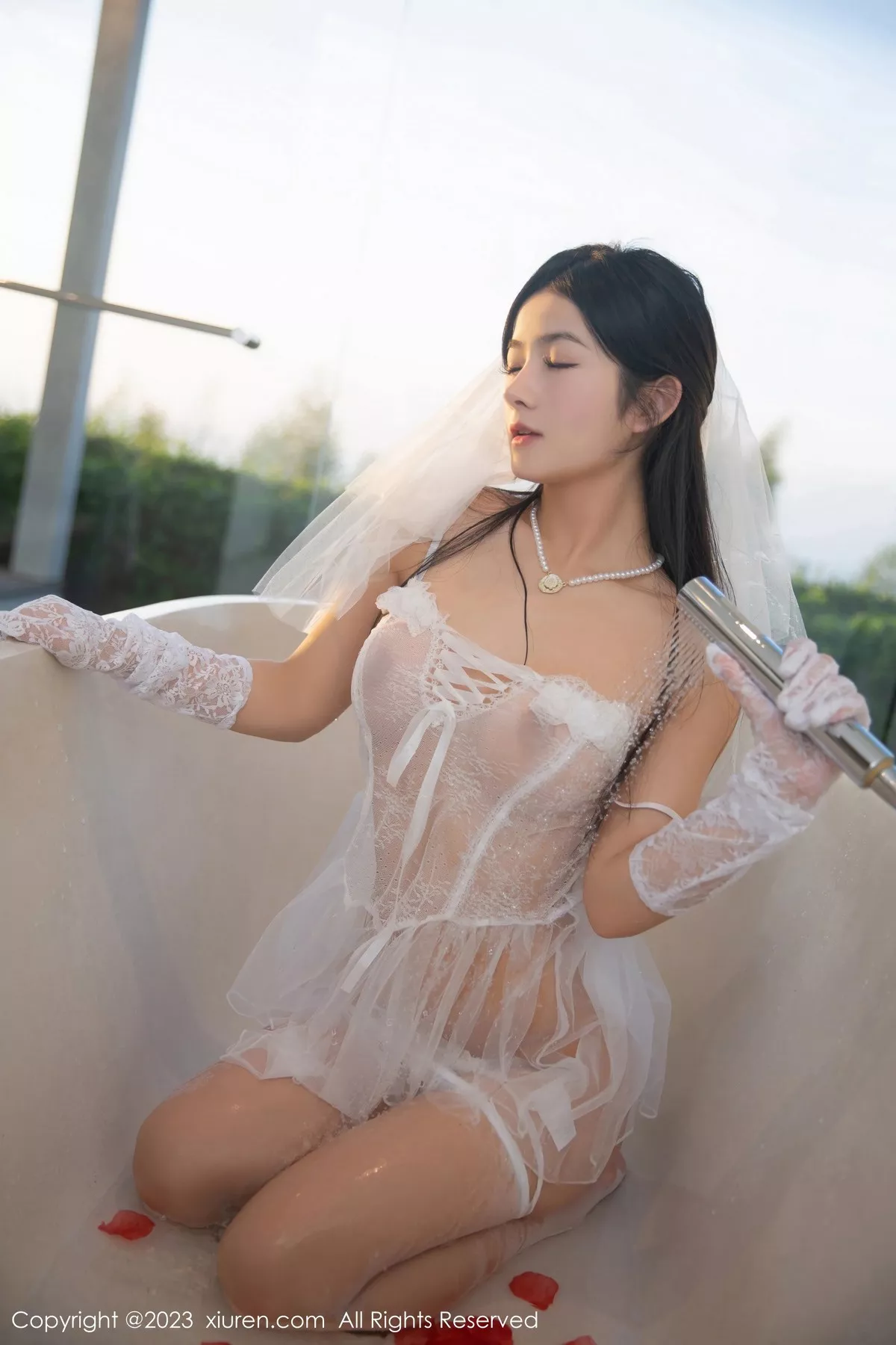 秀人集.com_[XiuRen秀人网]No.6994_模特谭小灵性感白色轻透情趣婚纱配白丝袜秀惹火身材诱惑写真74P