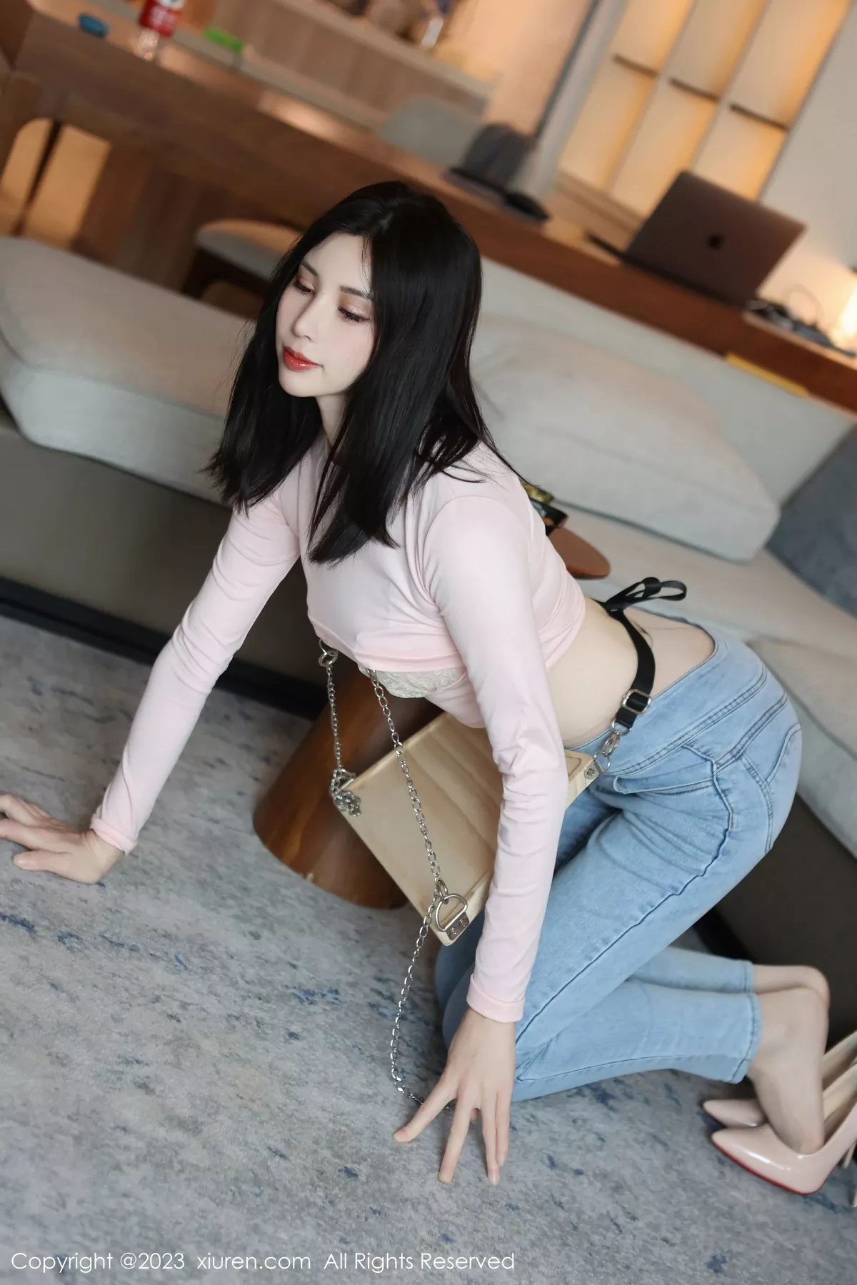 秀人集.com_[XiuRen秀人网]No.6992_模特王曼柔粉色衣配牛仔裤露粉色蕾丝内衣秀曼妙身姿诱惑写真82P