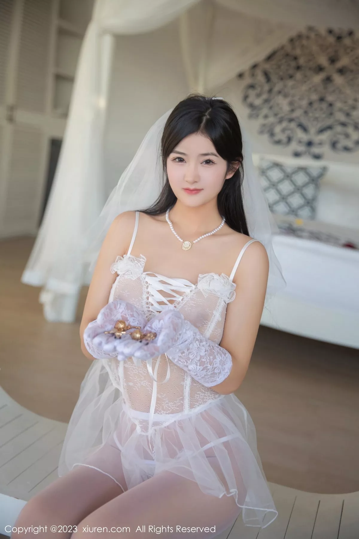 秀人集.com_[XiuRen秀人网]No.6994_模特谭小灵性感白色轻透情趣婚纱配白丝袜秀惹火身材诱惑写真74P