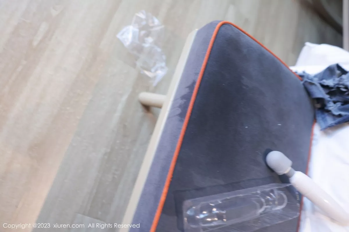 秀人集.com_[XiuRen秀人网]No.7010_模特幼幼性感白色上衣配破烂牛仔短裤秀完美身材撩人诱惑写真88P