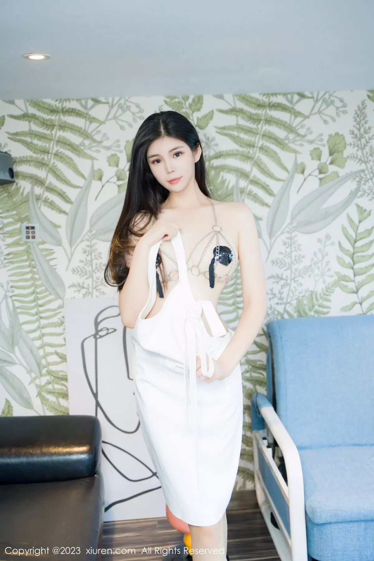 秀人集.com_[XiuRen秀人网]No.7012_模特雪糕CiCi白色连衣短裙露锁链情趣内衣秀完美身材诱惑写真68P