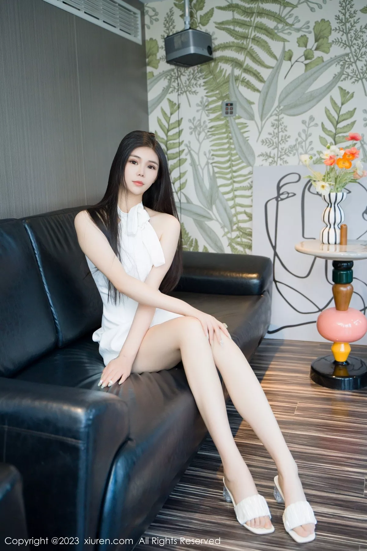 秀人集.com_[XiuRen秀人网]No.7012_模特雪糕CiCi白色连衣短裙露锁链情趣内衣秀完美身材诱惑写真68P