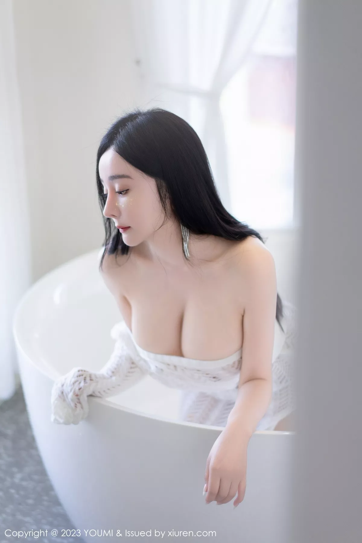 秀人集.com_[YouMi尤蜜荟]Vol.960_模特允爾泳池拍摄性感白色缕空连衣裙秀丰满身材惹火诱惑写真69P