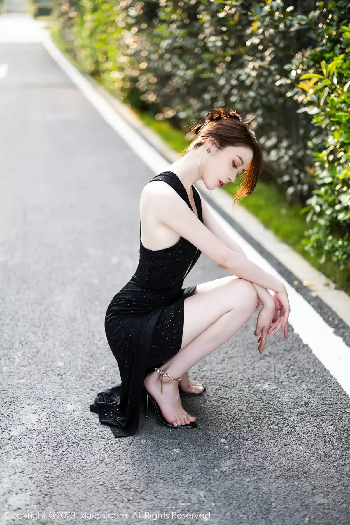 秀人集.com_[XiuRen秀人网]No.7031_模特梦心玥脱黑色长裙露性感白色比基尼服秀曼妙身姿诱惑写真85P