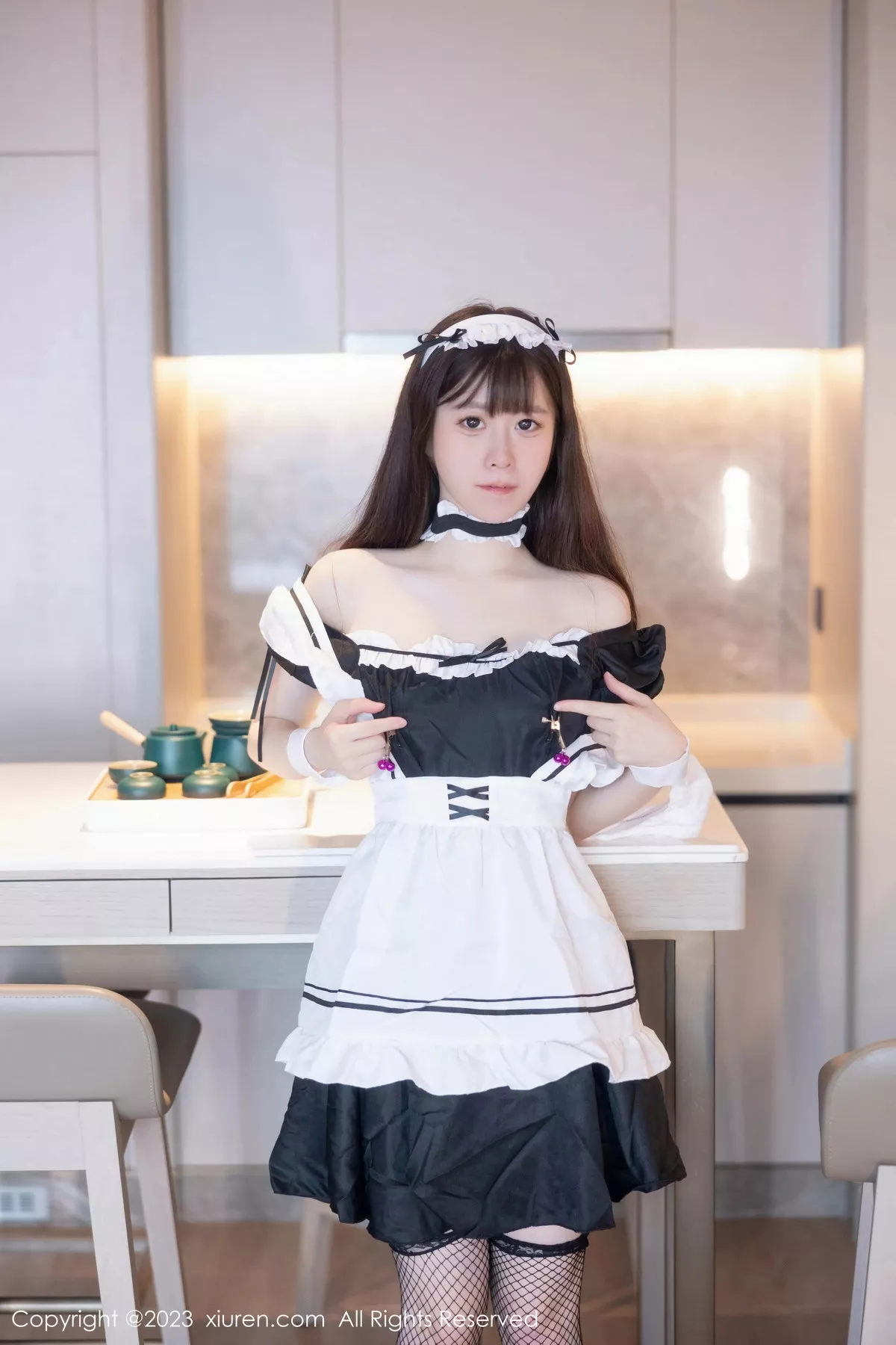 秀人集.com_[XiuRen秀人网]No.7034_模特林悠悠性感黑色女仆服饰配黑色网格袜秀曼妙身姿诱惑写真84P