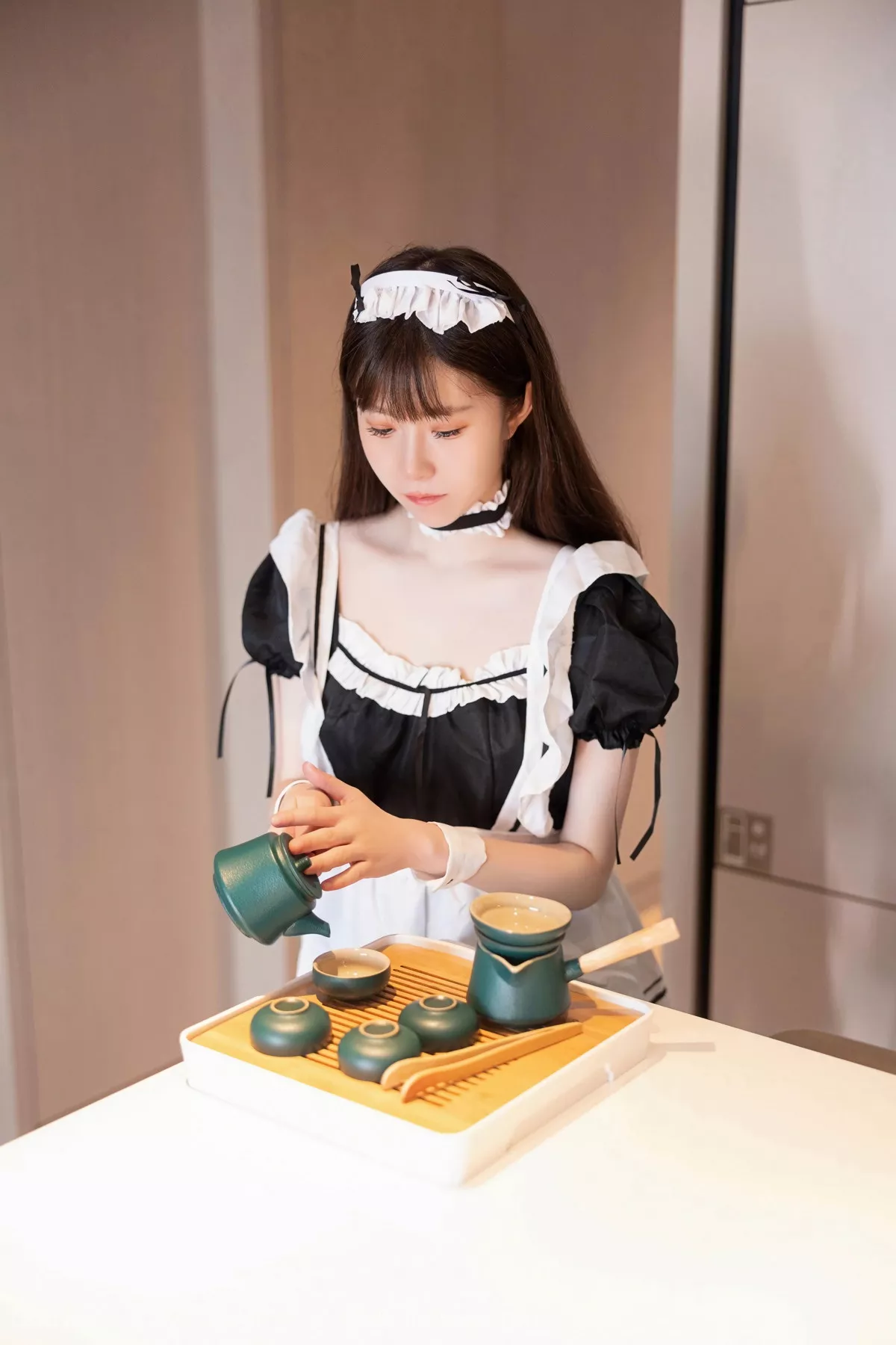 秀人集.com_[XiuRen秀人网]No.7034_模特林悠悠性感黑色女仆服饰配黑色网格袜秀曼妙身姿诱惑写真84P