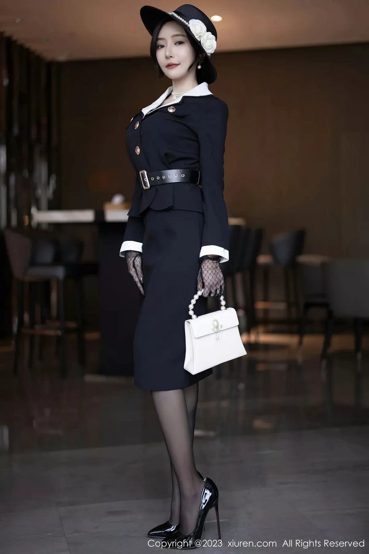 秀人集.com_[XiuRen秀人网]No.7048_女神王馨瑶yanni墨绿色轻透蕾丝内衣配黑丝秀完美身材诱惑写真81P