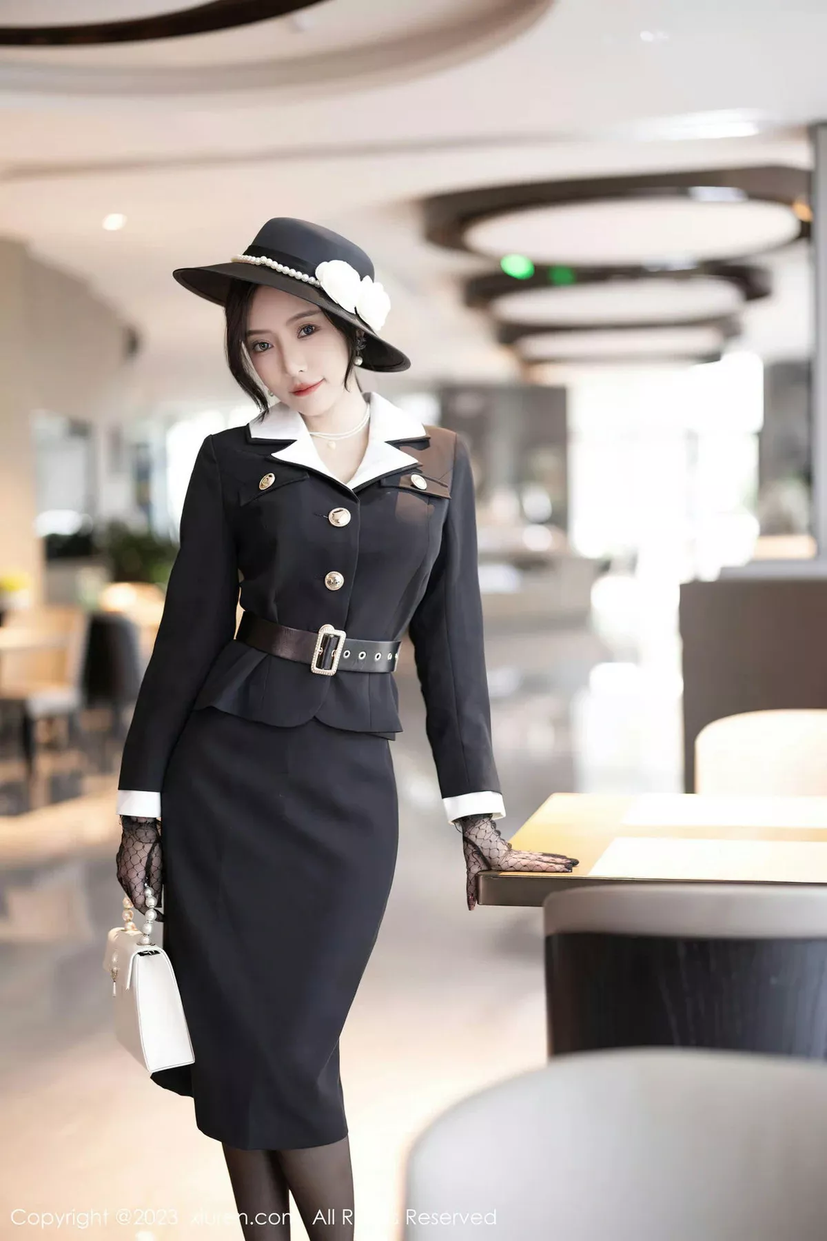 秀人集.com_[XiuRen秀人网]No.7048_女神王馨瑶yanni墨绿色轻透蕾丝内衣配黑丝秀完美身材诱惑写真81P