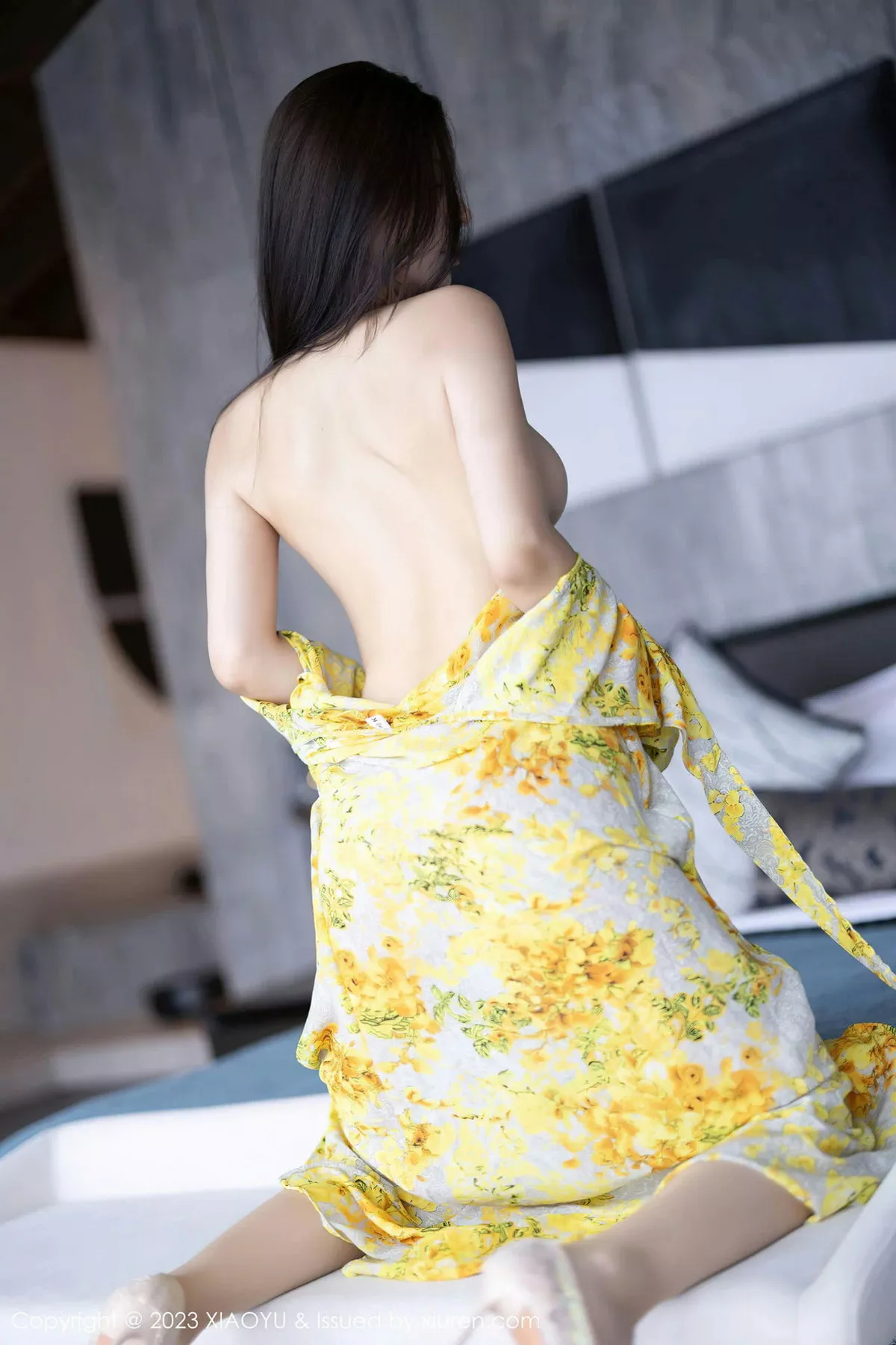 秀人集.com_[XiaoYu画语界]Vol.1066_模特小蛮妖Yummy脱黄色图案连衣长裙露傲人豪乳遮点诱惑写真87P