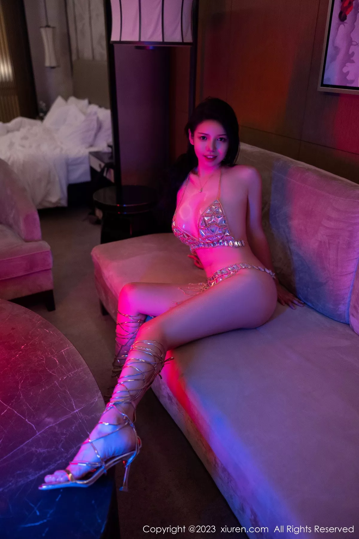 秀人集.com_[XiuRen秀人网]No.7058_模特大美妞儿性感链子比基尼服饰秀丰满身材油亮肌肤诱惑写真77P